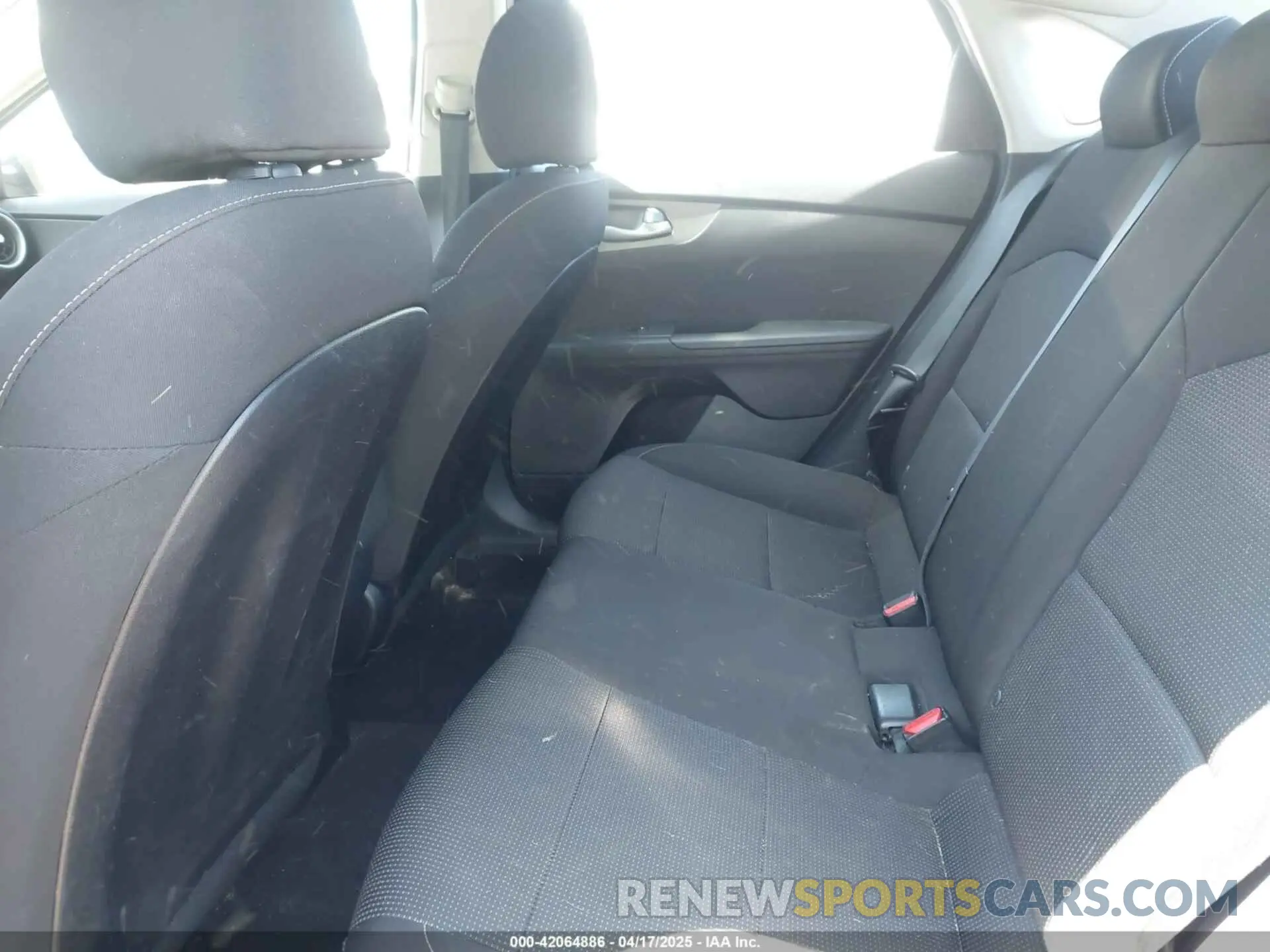 8 Photograph of a damaged car 3KPF24AD0KE031580 KIA FORTE 2019