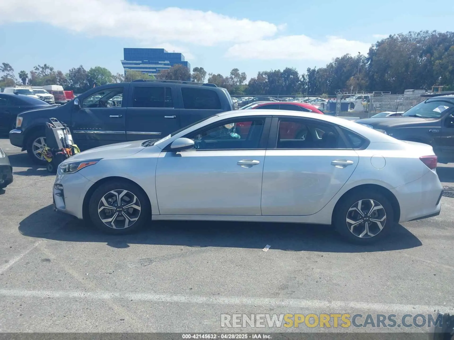 14 Photograph of a damaged car 3KPF24AD0KE066653 KIA FORTE 2019