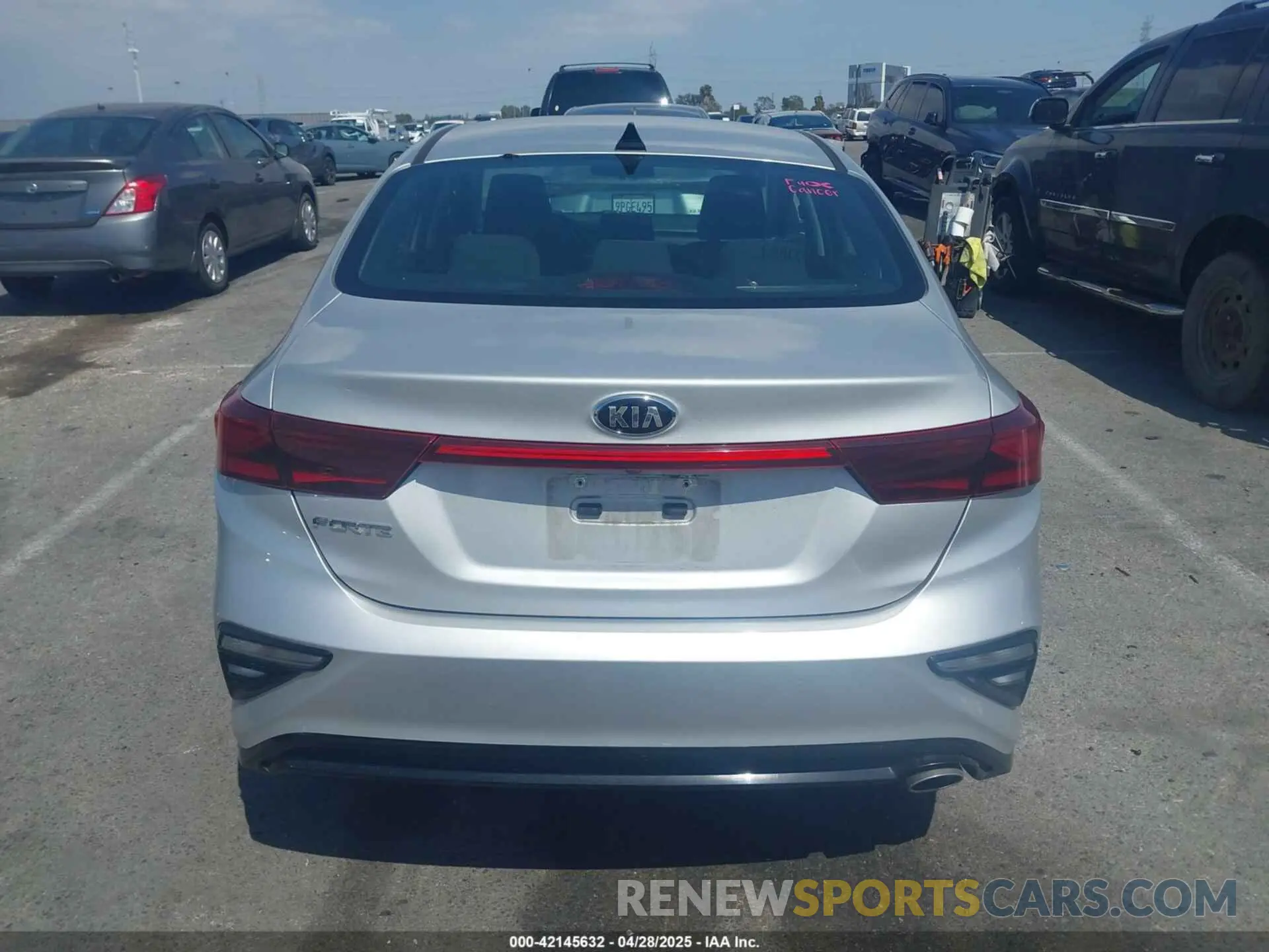 16 Photograph of a damaged car 3KPF24AD0KE066653 KIA FORTE 2019