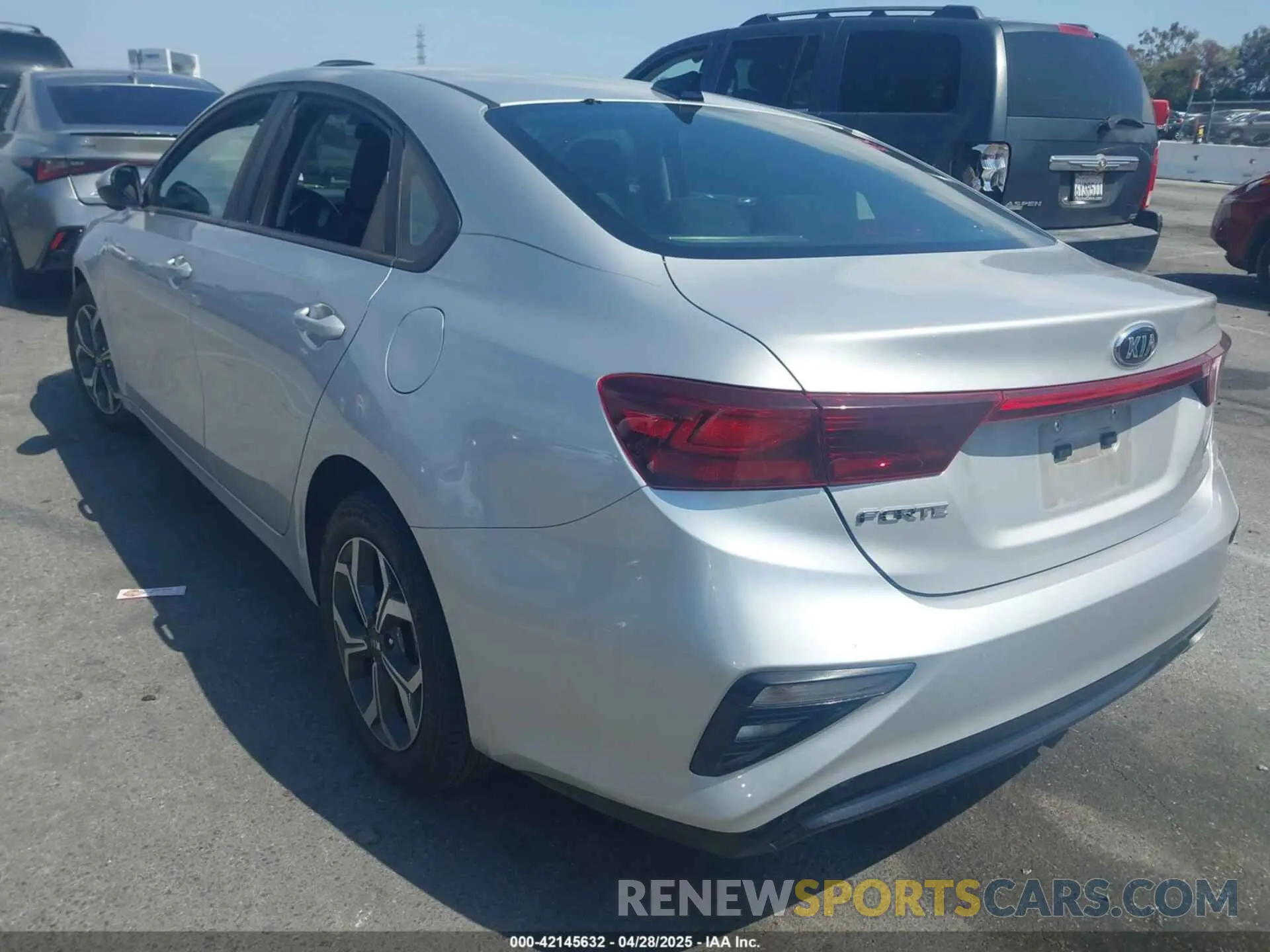 3 Photograph of a damaged car 3KPF24AD0KE066653 KIA FORTE 2019