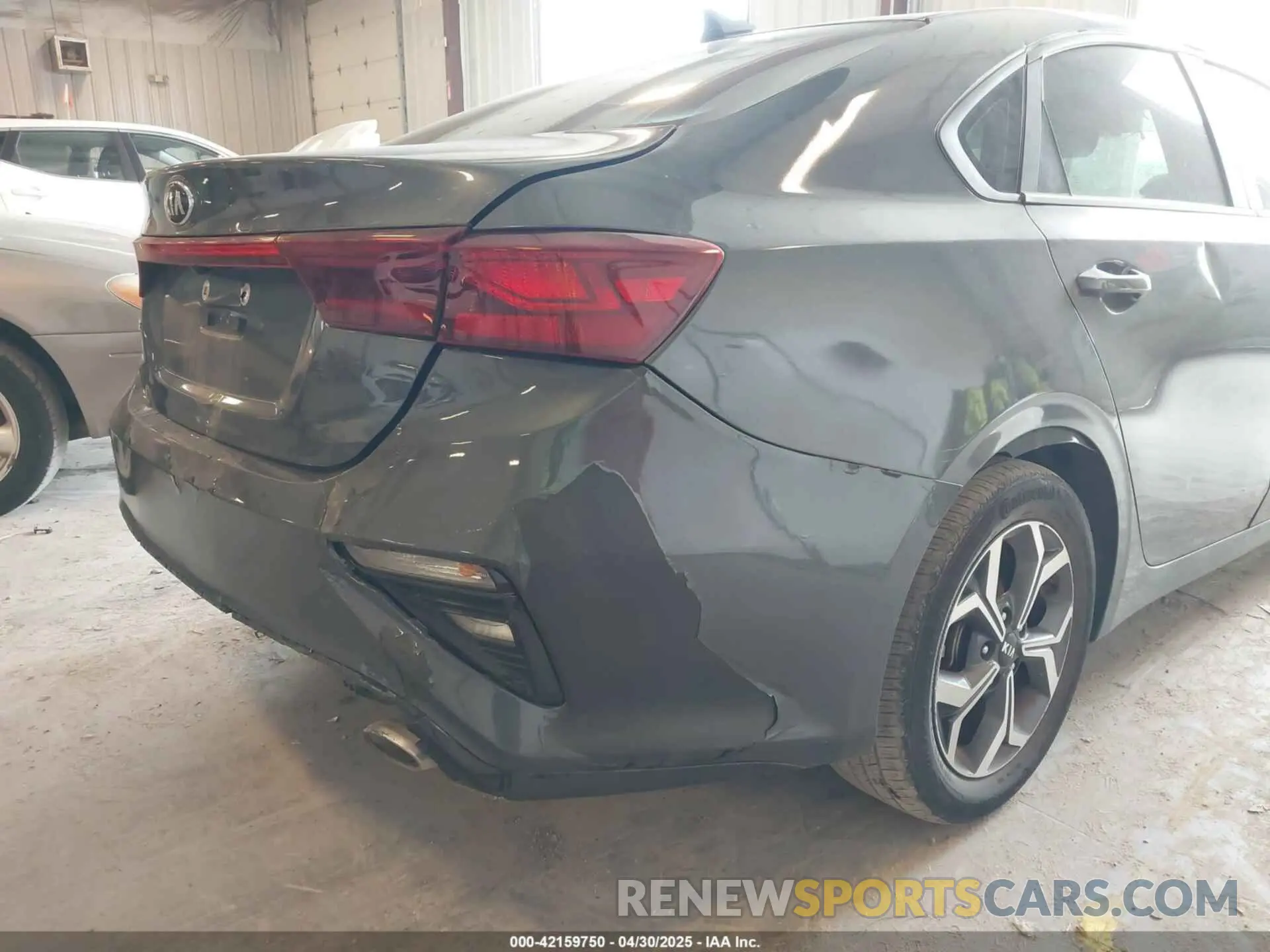 19 Photograph of a damaged car 3KPF24AD0KE069472 KIA FORTE 2019