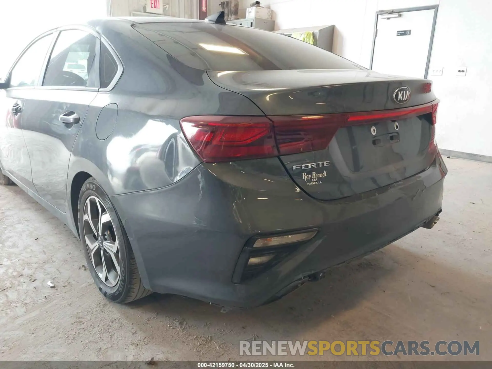 20 Photograph of a damaged car 3KPF24AD0KE069472 KIA FORTE 2019