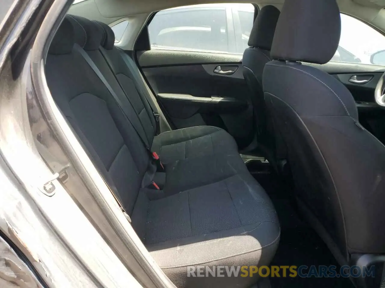 12 Photograph of a damaged car 3KPF24AD0KE083453 KIA FORTE 2019