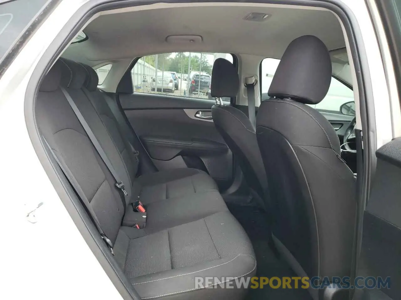 10 Photograph of a damaged car 3KPF24AD0KE084957 KIA FORTE 2019