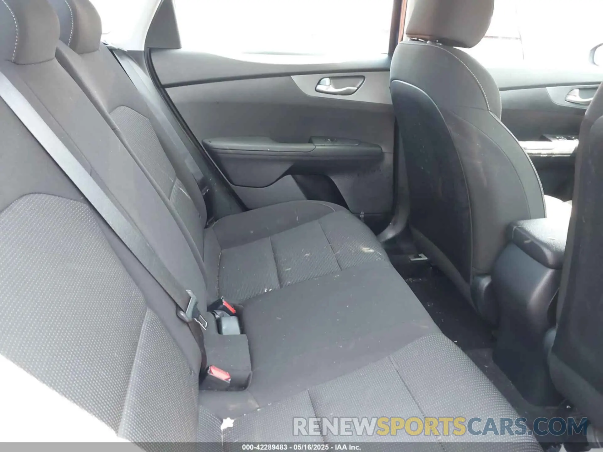 8 Photograph of a damaged car 3KPF24AD0KE086787 KIA FORTE 2019