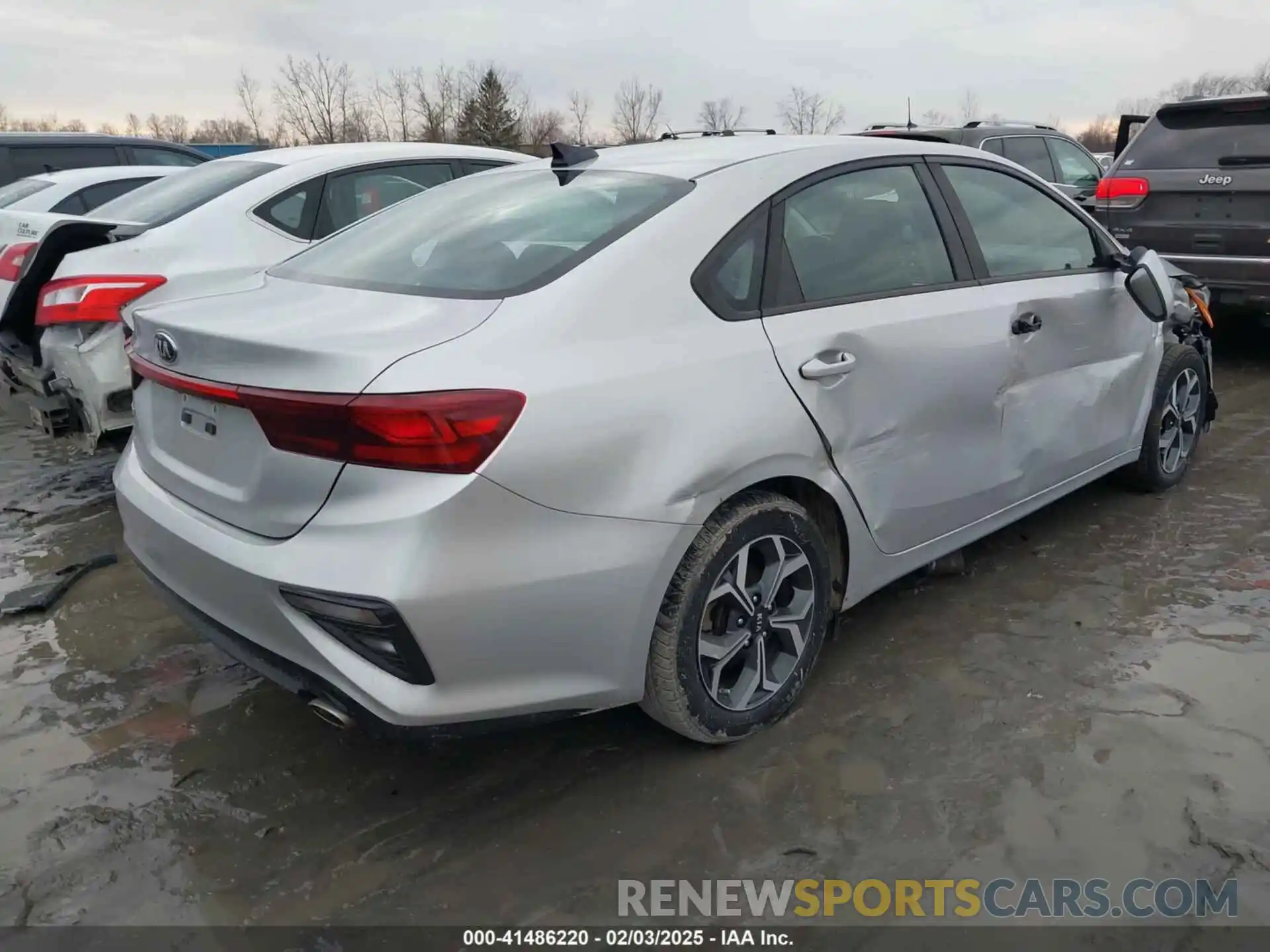 4 Photograph of a damaged car 3KPF24AD0KE095053 KIA FORTE 2019