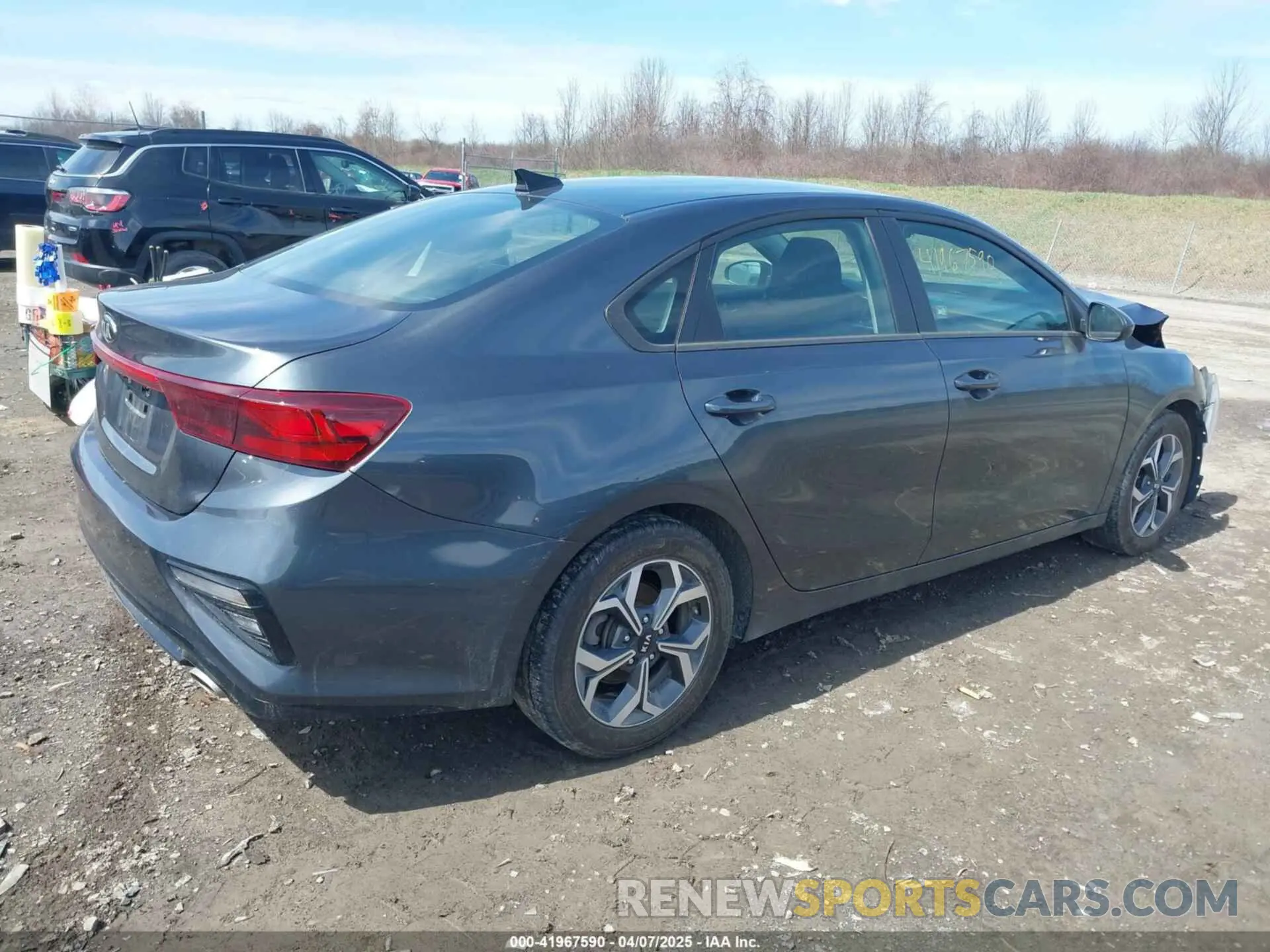 4 Photograph of a damaged car 3KPF24AD0KE095571 KIA FORTE 2019