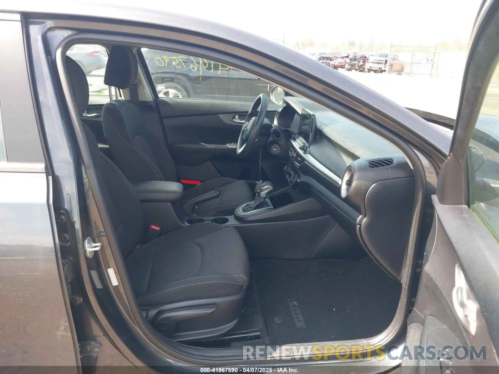 5 Photograph of a damaged car 3KPF24AD0KE095571 KIA FORTE 2019