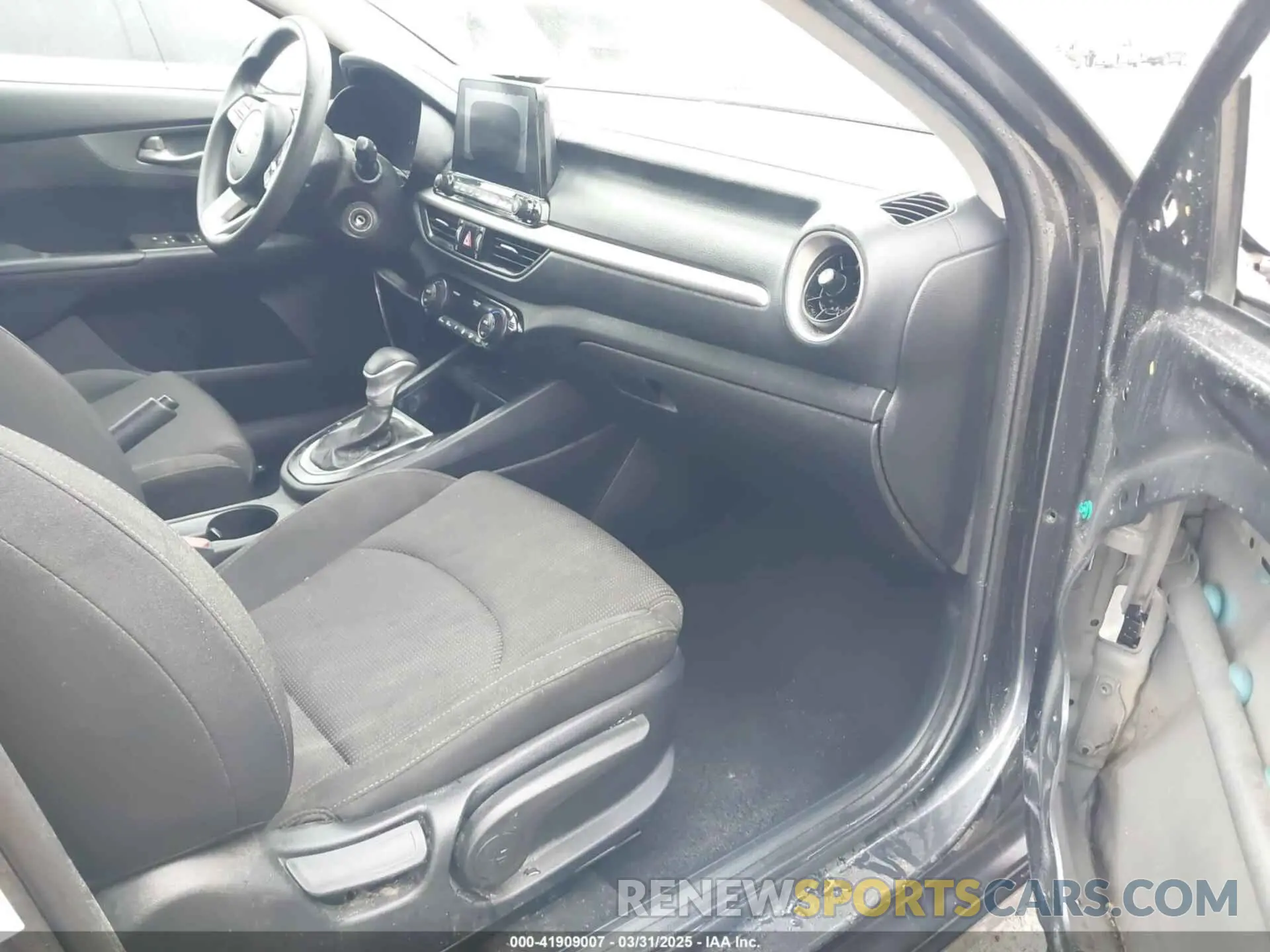 5 Photograph of a damaged car 3KPF24AD0KE097627 KIA FORTE 2019