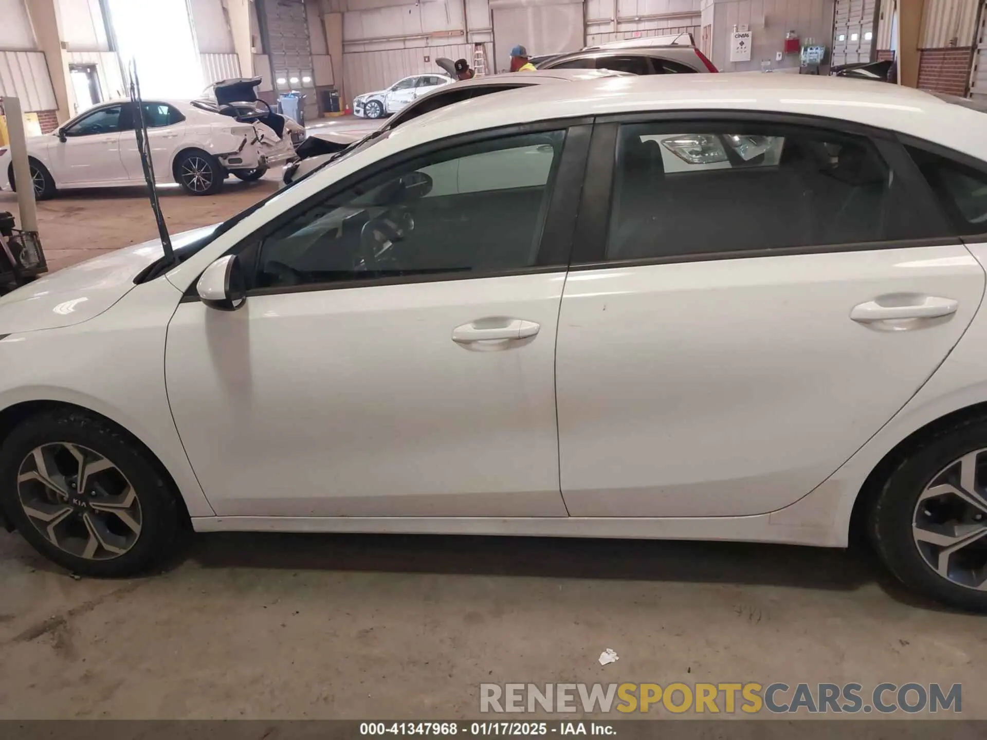 13 Photograph of a damaged car 3KPF24AD0KE101093 KIA FORTE 2019