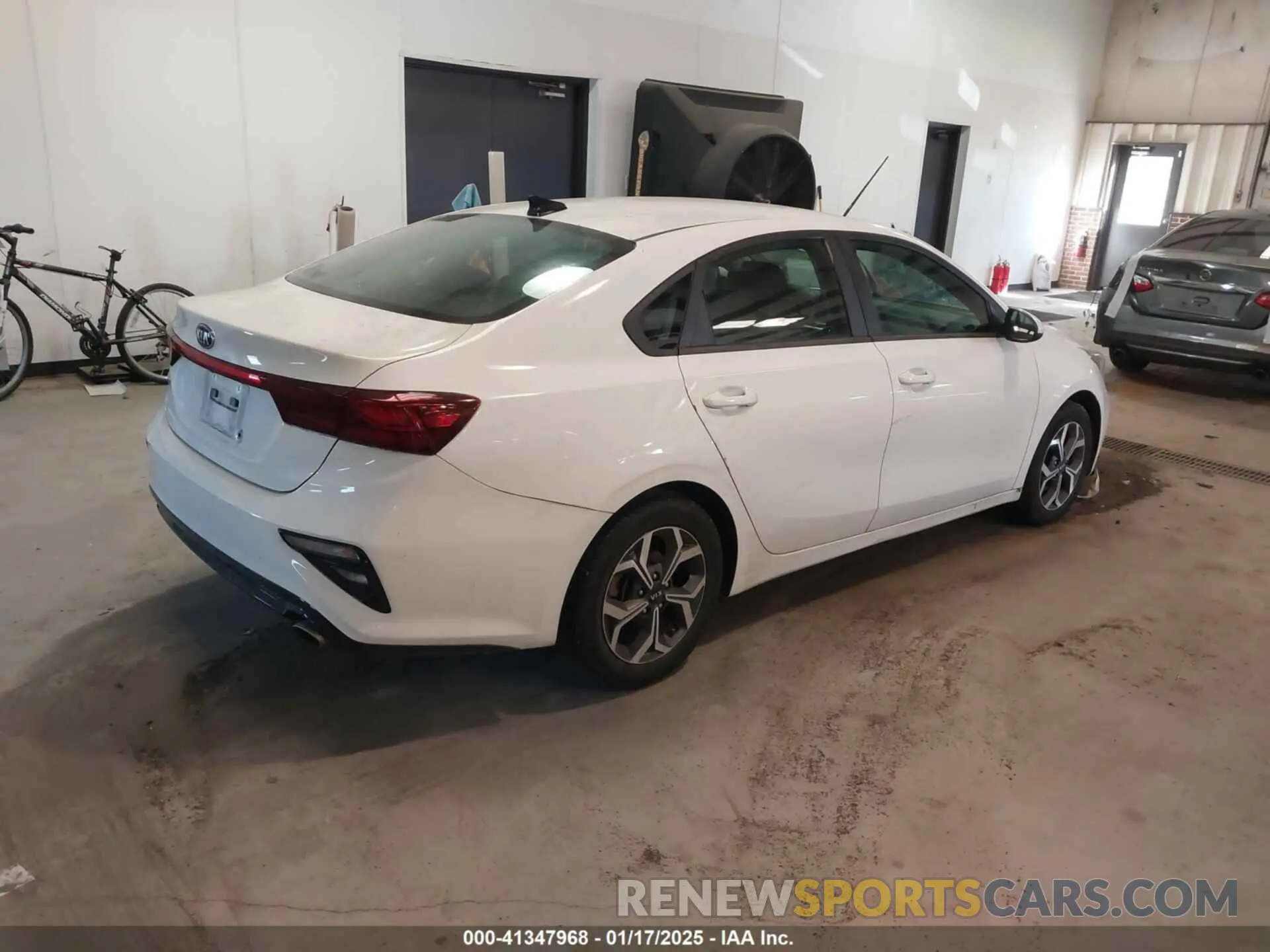 4 Photograph of a damaged car 3KPF24AD0KE101093 KIA FORTE 2019