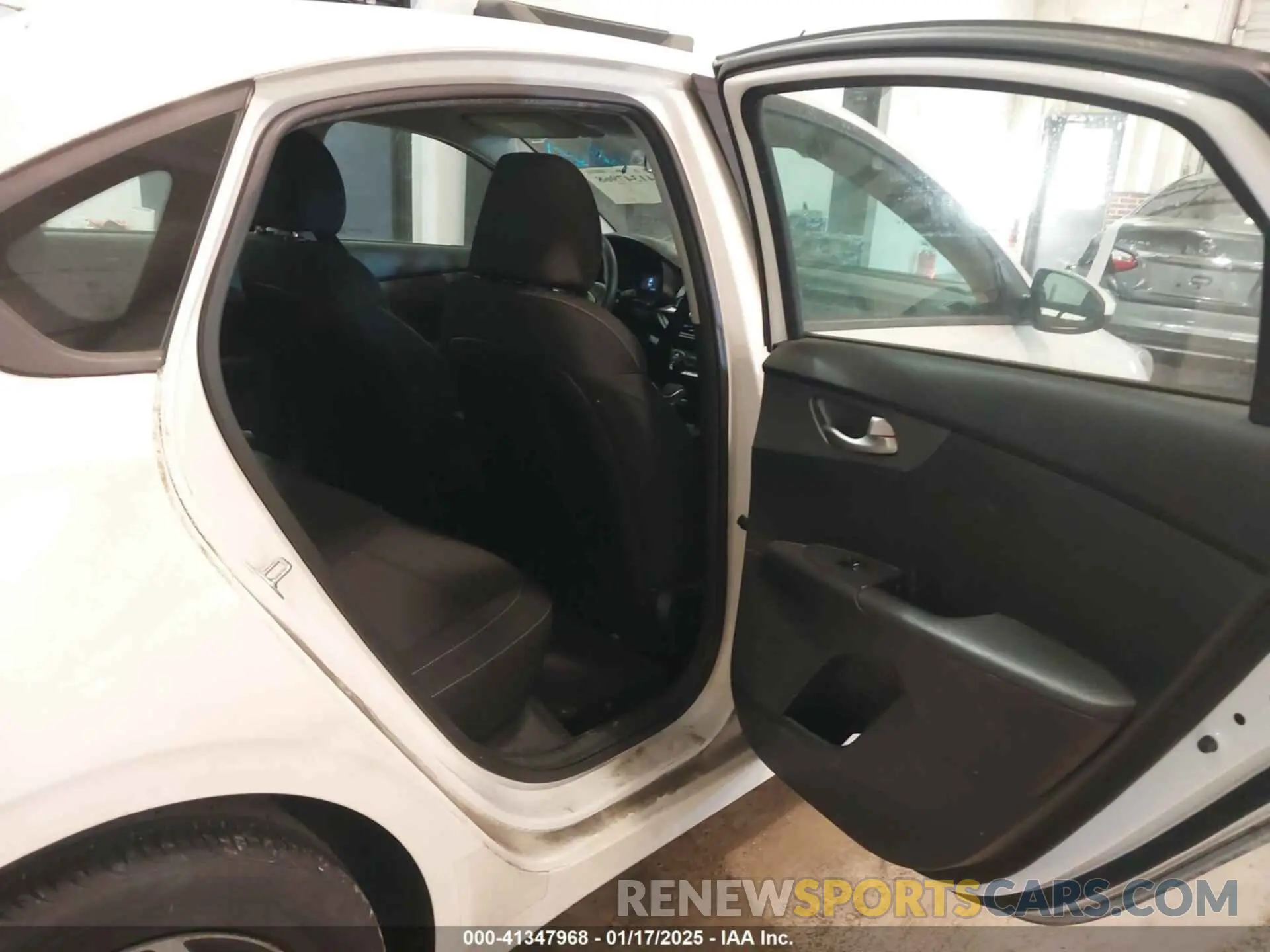 8 Photograph of a damaged car 3KPF24AD0KE101093 KIA FORTE 2019