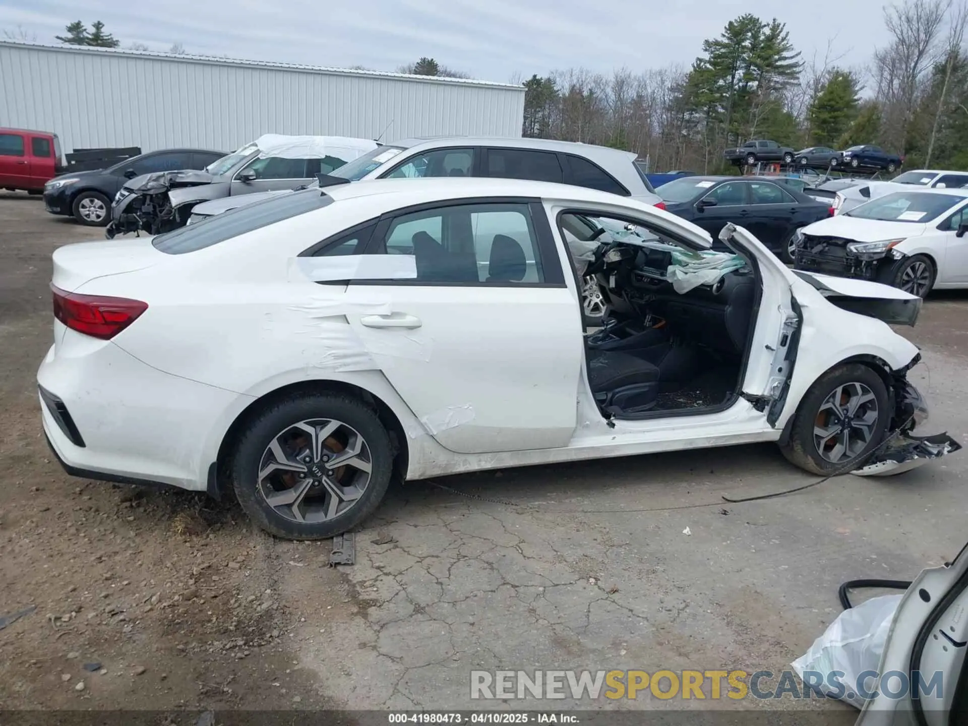 14 Photograph of a damaged car 3KPF24AD0KE103717 KIA FORTE 2019