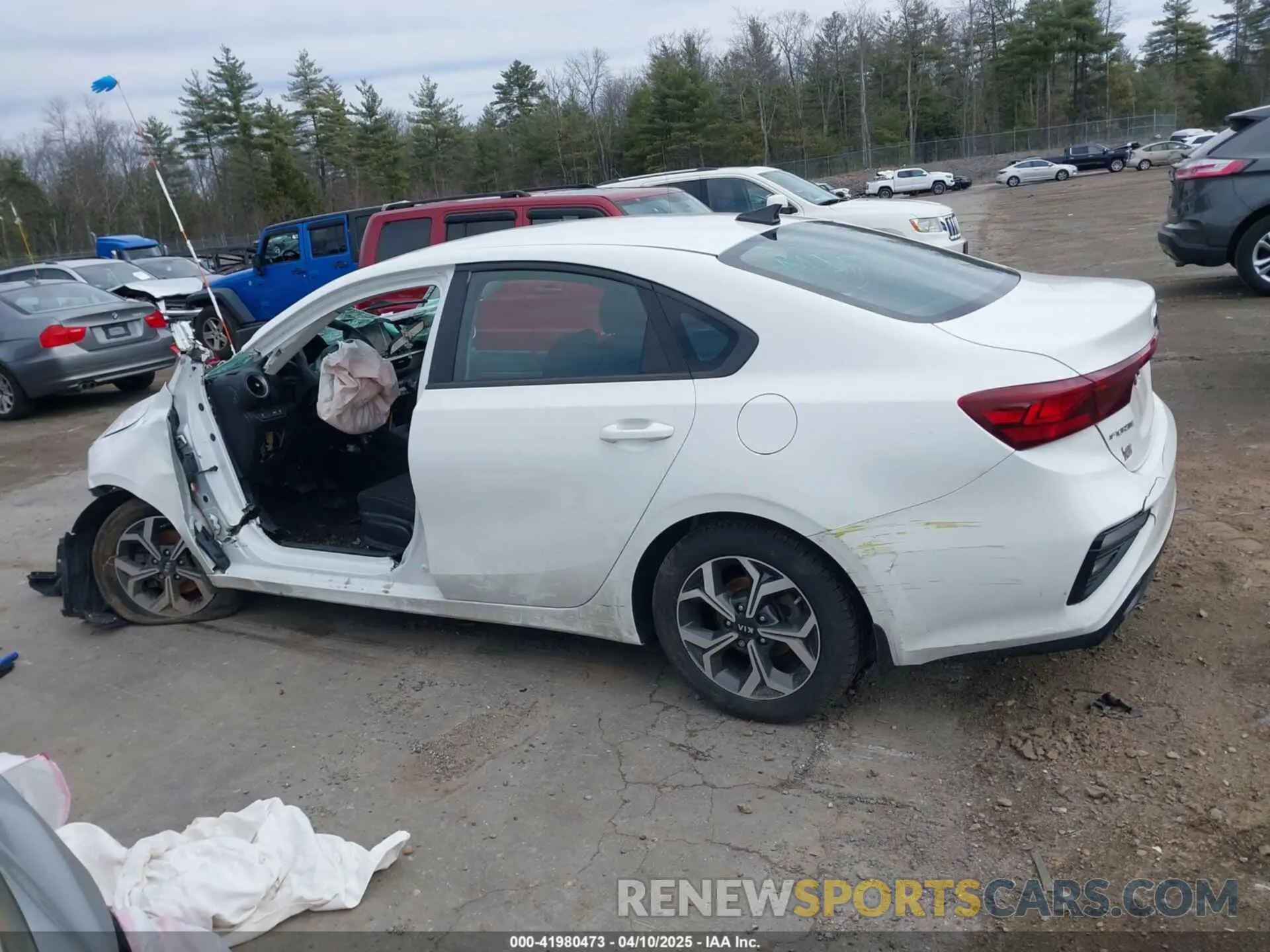 15 Photograph of a damaged car 3KPF24AD0KE103717 KIA FORTE 2019