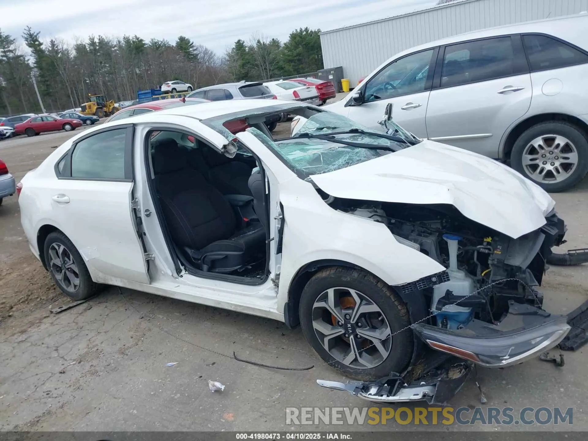 18 Photograph of a damaged car 3KPF24AD0KE103717 KIA FORTE 2019