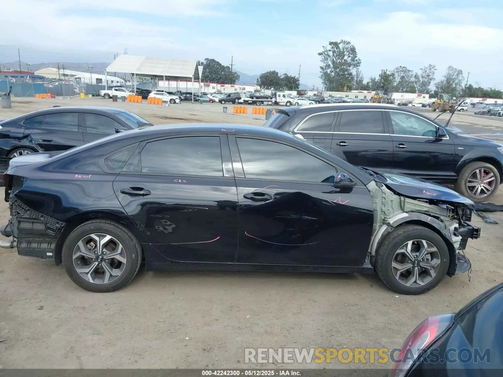 14 Photograph of a damaged car 3KPF24AD0KE109792 KIA FORTE 2019