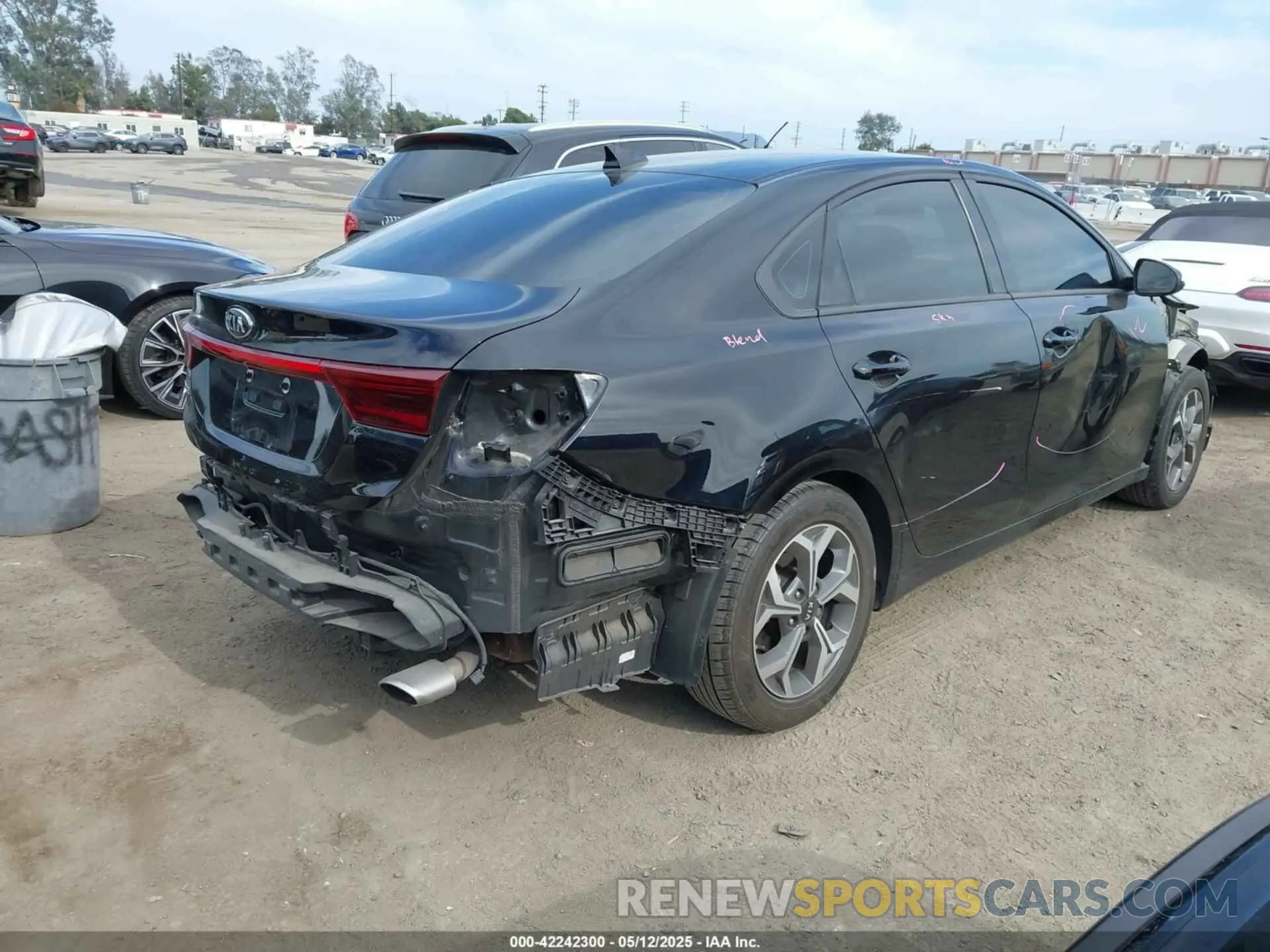 4 Photograph of a damaged car 3KPF24AD0KE109792 KIA FORTE 2019