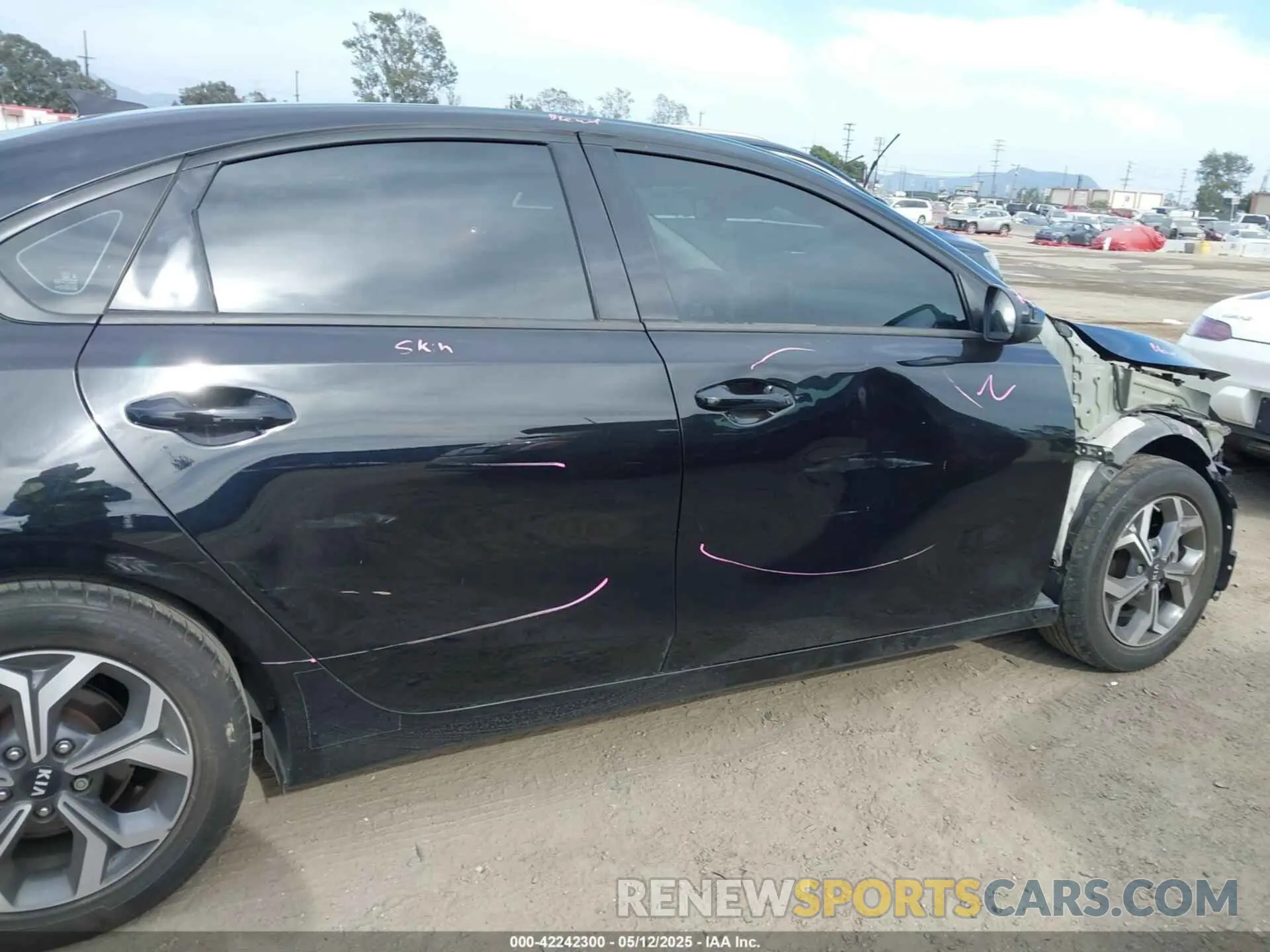 6 Photograph of a damaged car 3KPF24AD0KE109792 KIA FORTE 2019