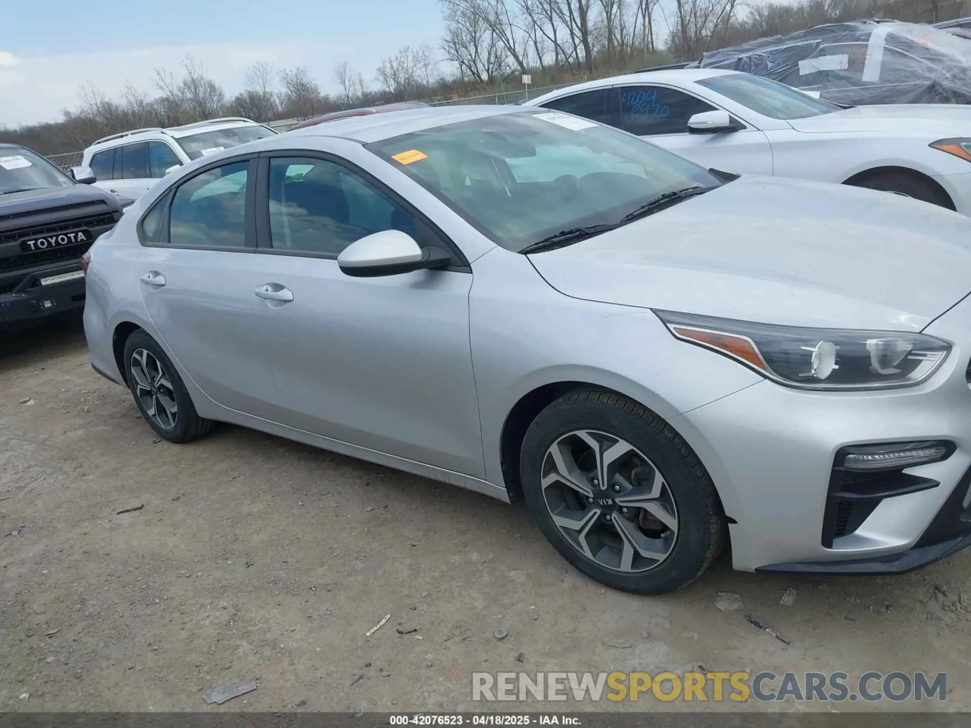 13 Photograph of a damaged car 3KPF24AD1KE006039 KIA FORTE 2019