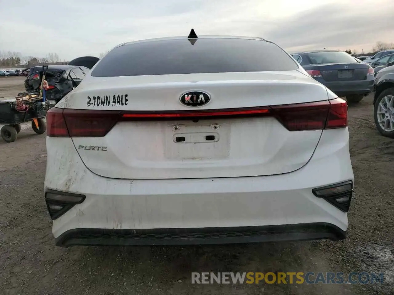 6 Photograph of a damaged car 3KPF24AD1KE008566 KIA FORTE 2019
