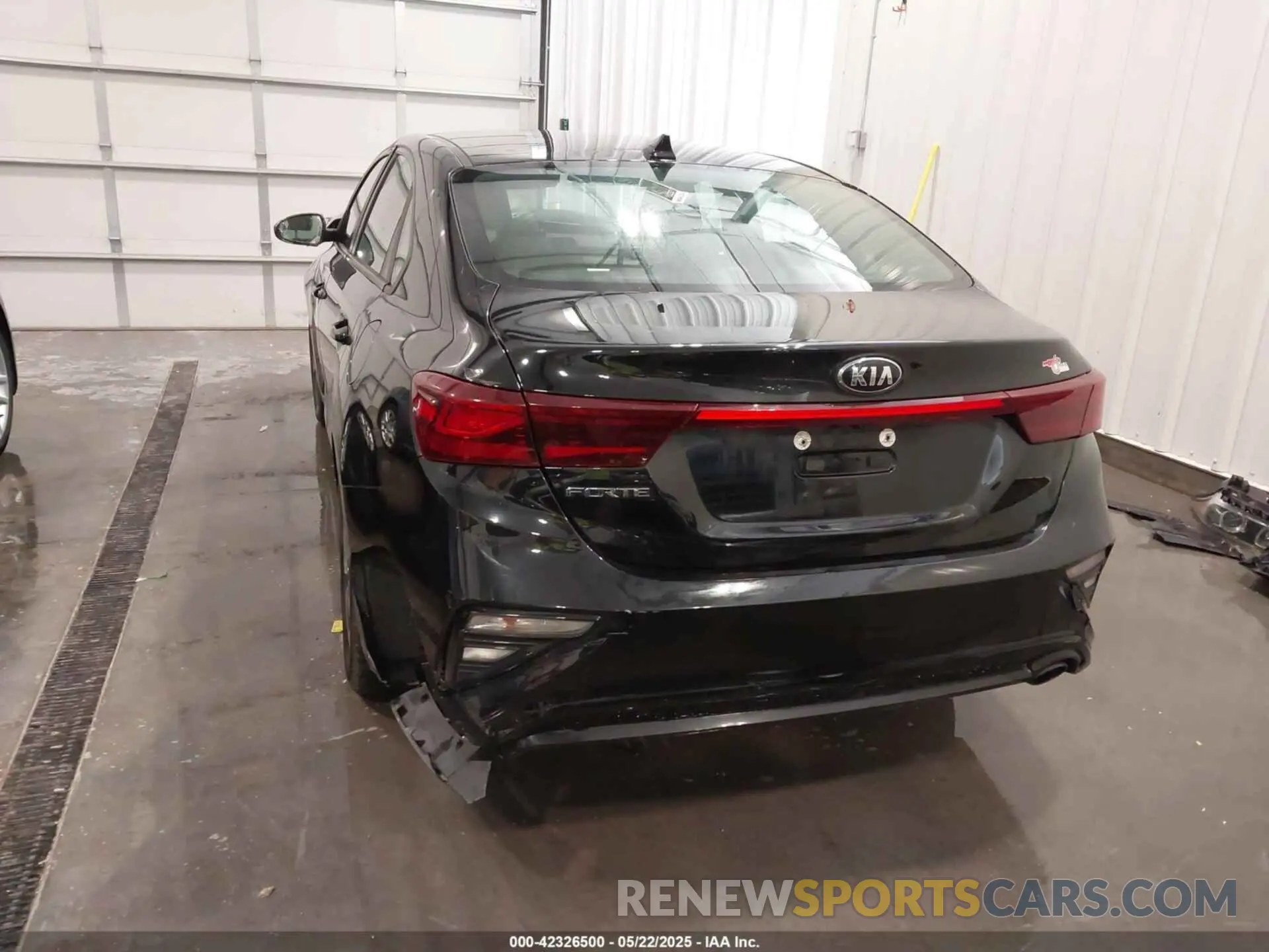 16 Photograph of a damaged car 3KPF24AD1KE017574 KIA FORTE 2019