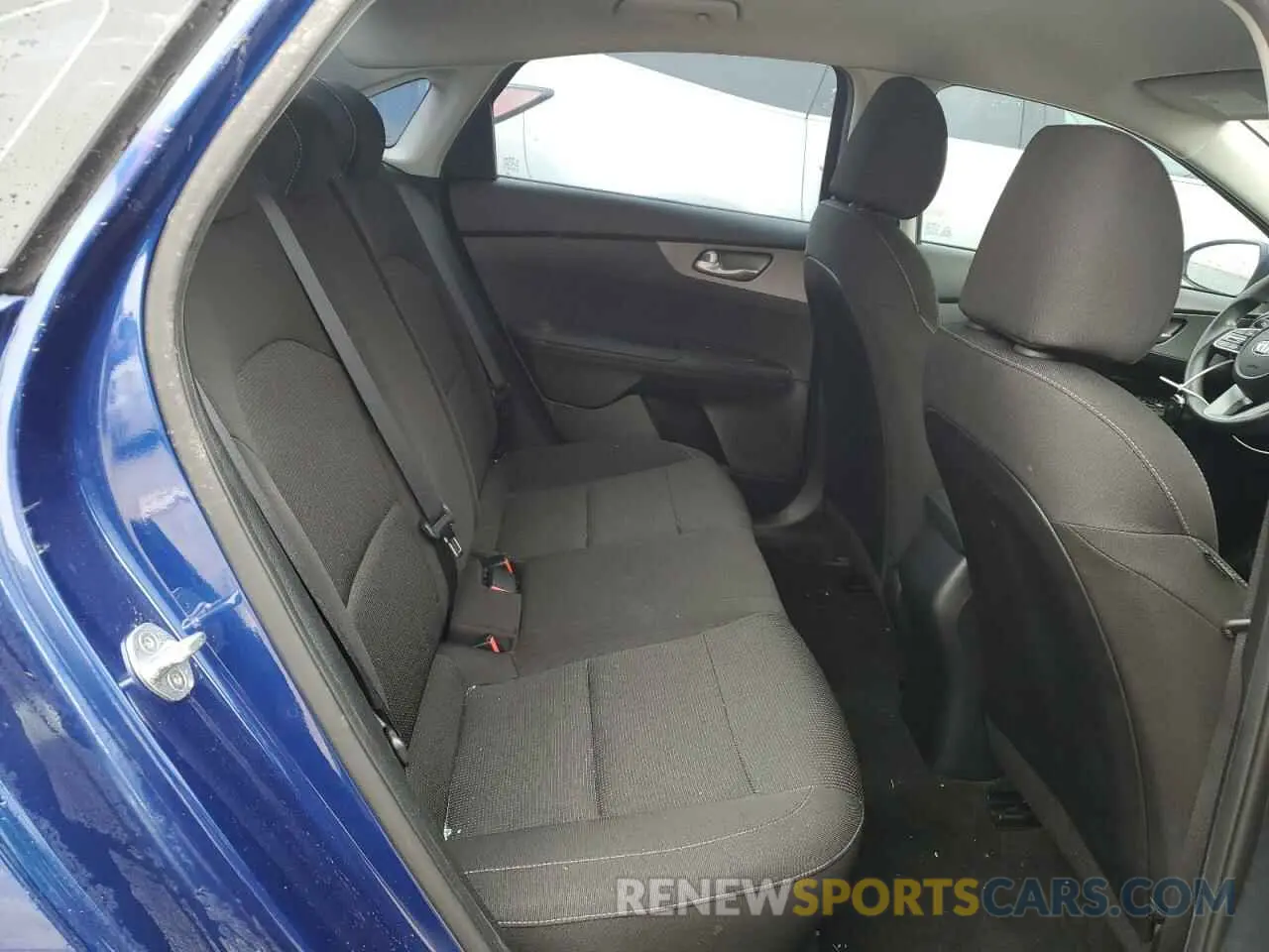 10 Photograph of a damaged car 3KPF24AD1KE019390 KIA FORTE 2019