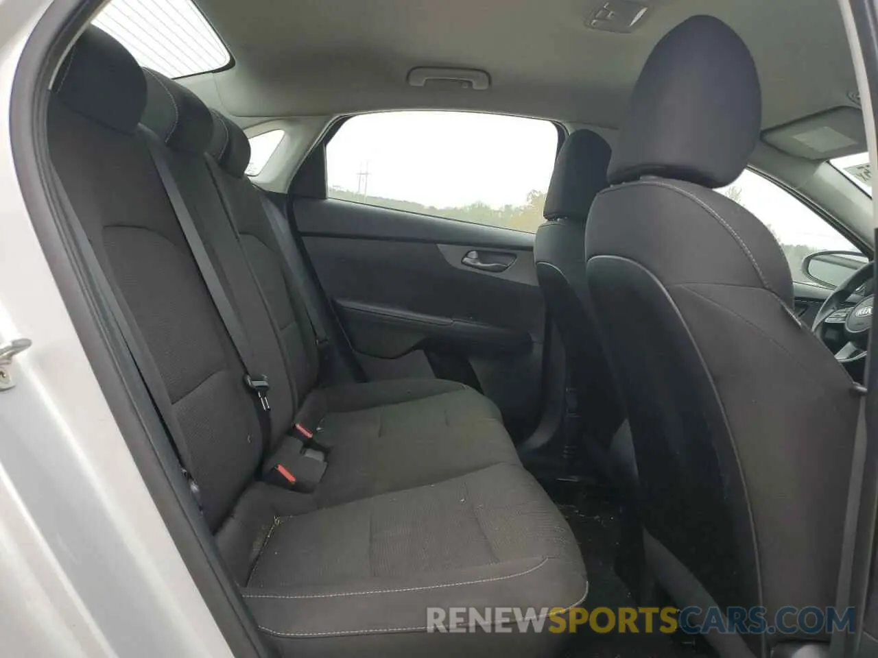 10 Photograph of a damaged car 3KPF24AD1KE044600 KIA FORTE 2019