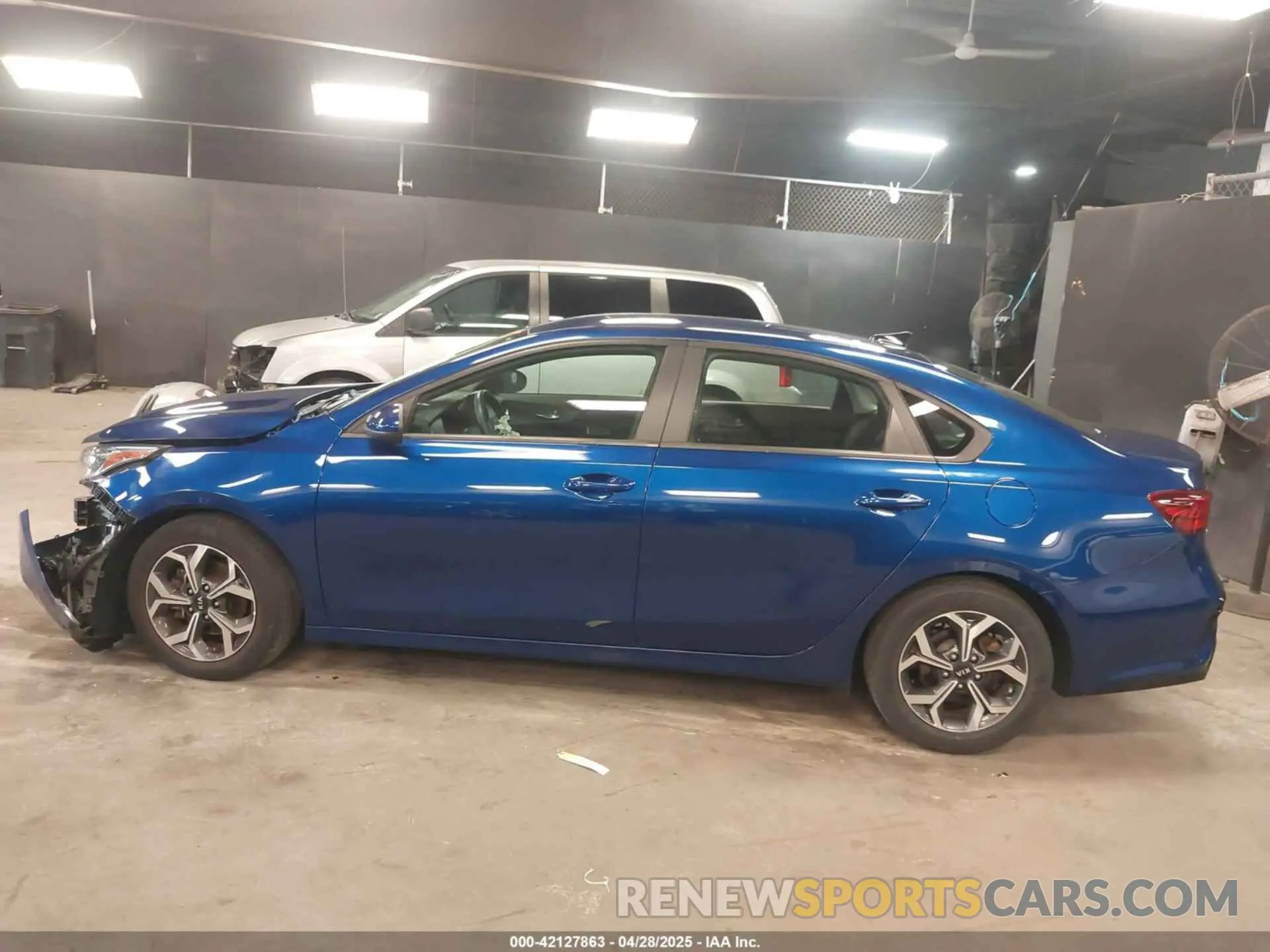 14 Photograph of a damaged car 3KPF24AD1KE061932 KIA FORTE 2019