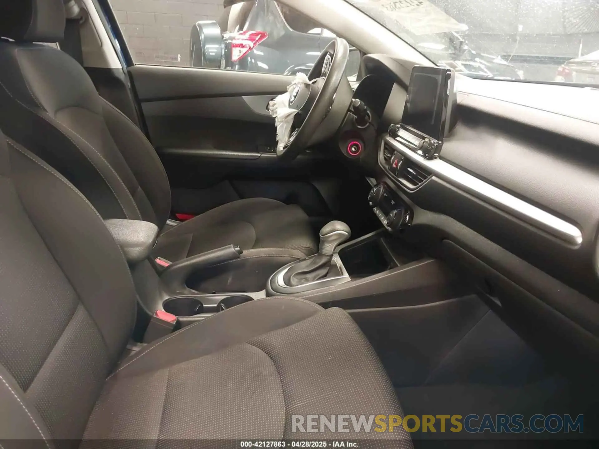 5 Photograph of a damaged car 3KPF24AD1KE061932 KIA FORTE 2019