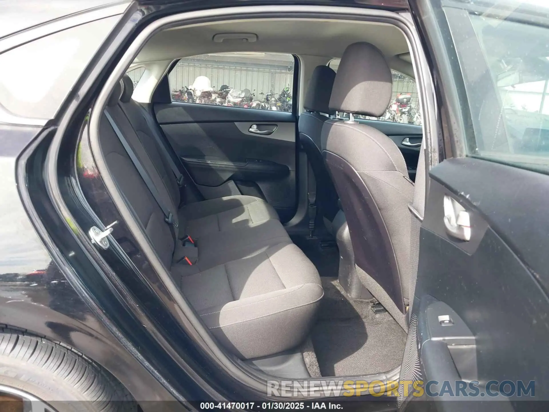 8 Photograph of a damaged car 3KPF24AD1KE068184 KIA FORTE 2019