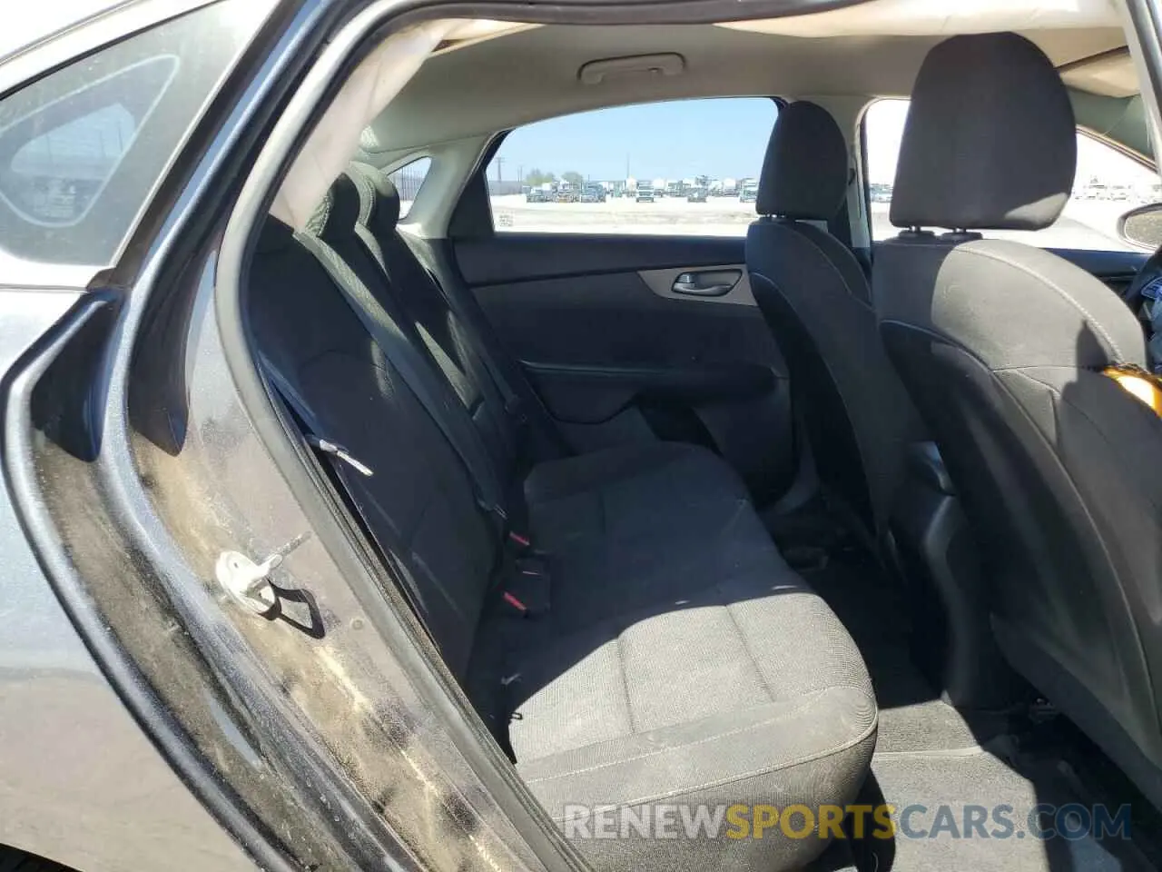 10 Photograph of a damaged car 3KPF24AD1KE070825 KIA FORTE 2019