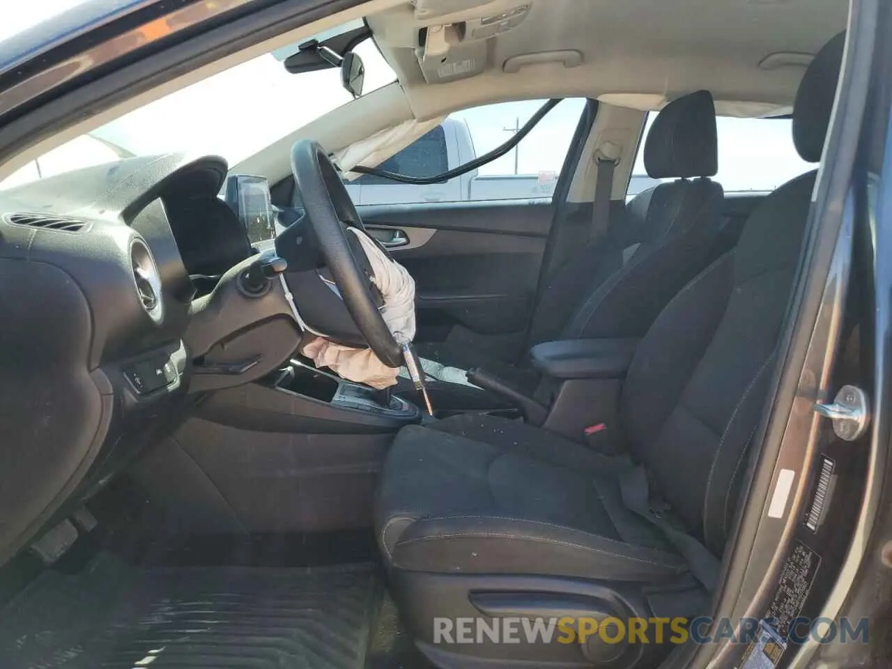 7 Photograph of a damaged car 3KPF24AD1KE070825 KIA FORTE 2019