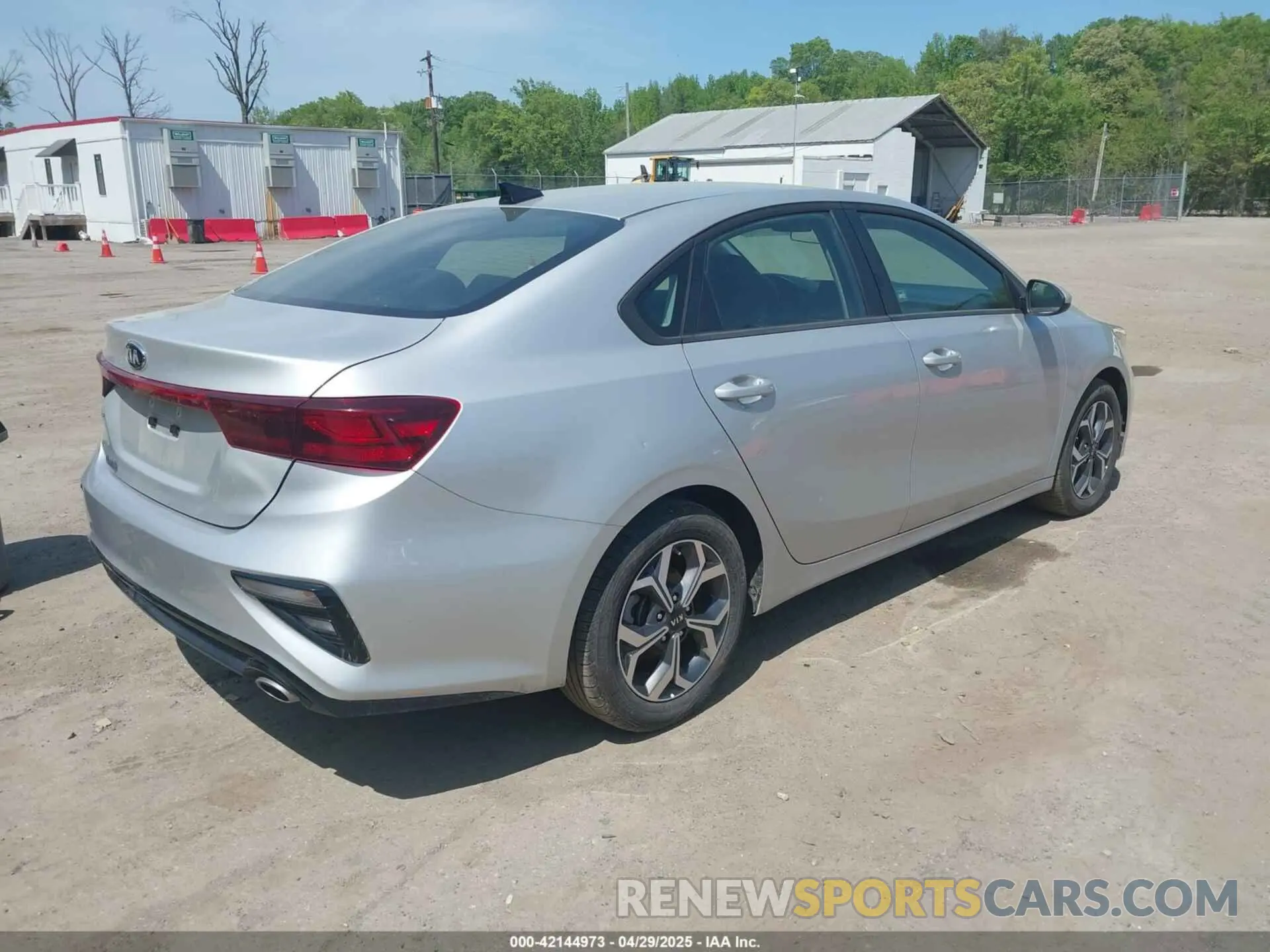 4 Photograph of a damaged car 3KPF24AD1KE086328 KIA FORTE 2019