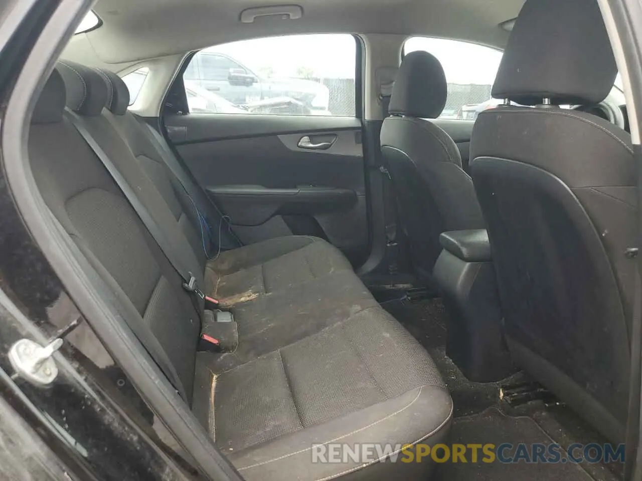10 Photograph of a damaged car 3KPF24AD1KE097717 KIA FORTE 2019