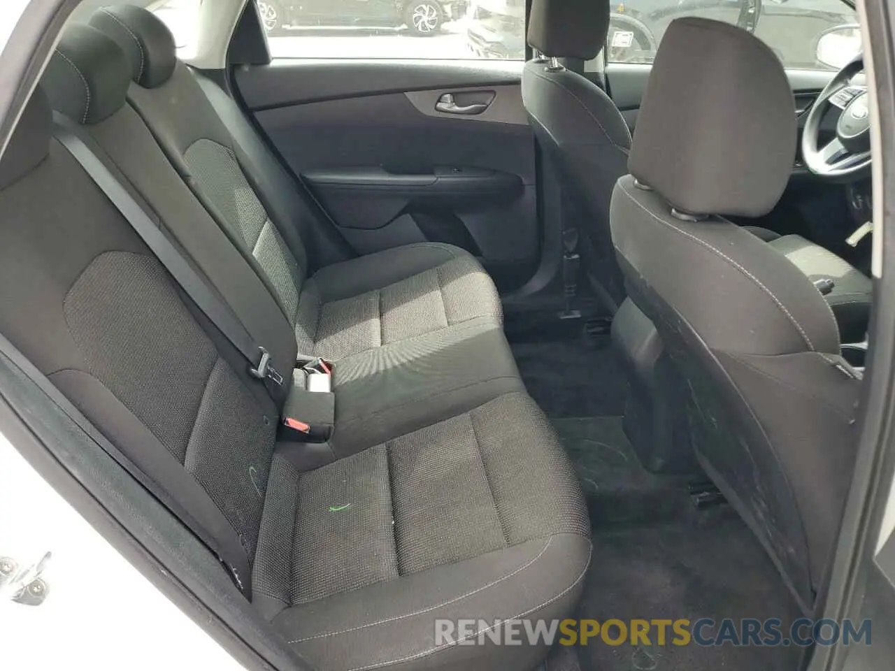 10 Photograph of a damaged car 3KPF24AD1KE103905 KIA FORTE 2019