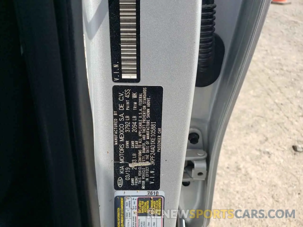 13 Photograph of a damaged car 3KPF24AD1KE105881 KIA FORTE 2019