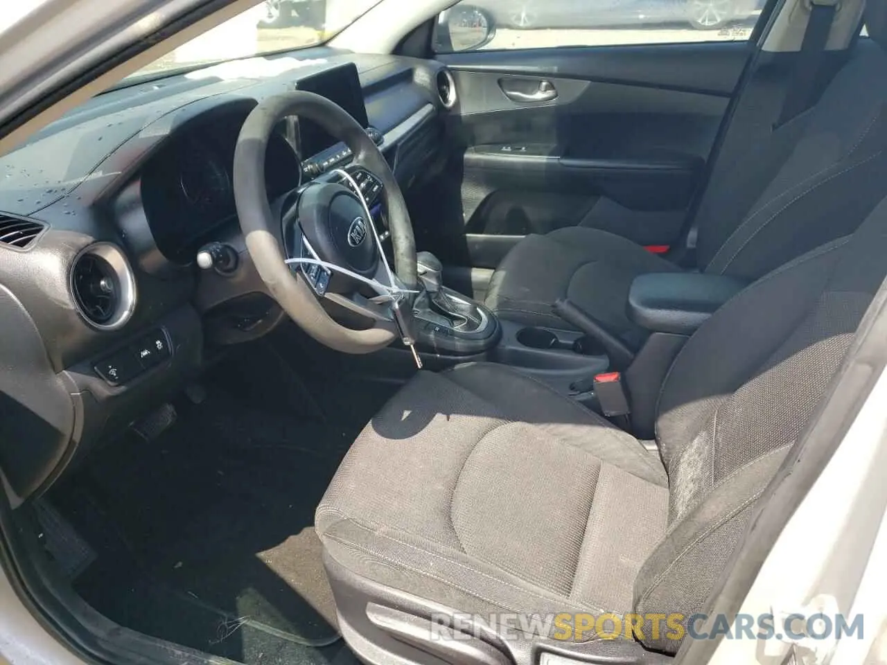 7 Photograph of a damaged car 3KPF24AD1KE105881 KIA FORTE 2019