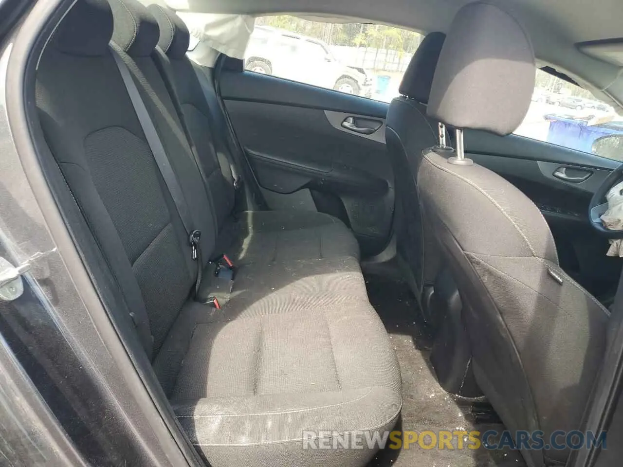 10 Photograph of a damaged car 3KPF24AD1KE111051 KIA FORTE 2019
