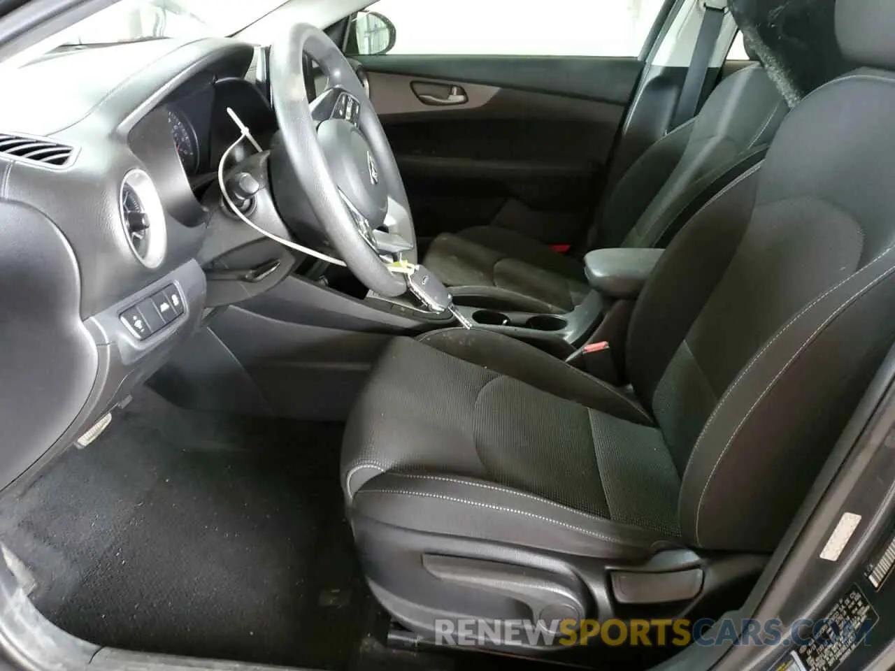 7 Photograph of a damaged car 3KPF24AD1KE114757 KIA FORTE 2019