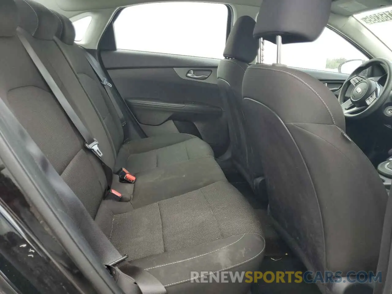 10 Photograph of a damaged car 3KPF24AD1KE116315 KIA FORTE 2019