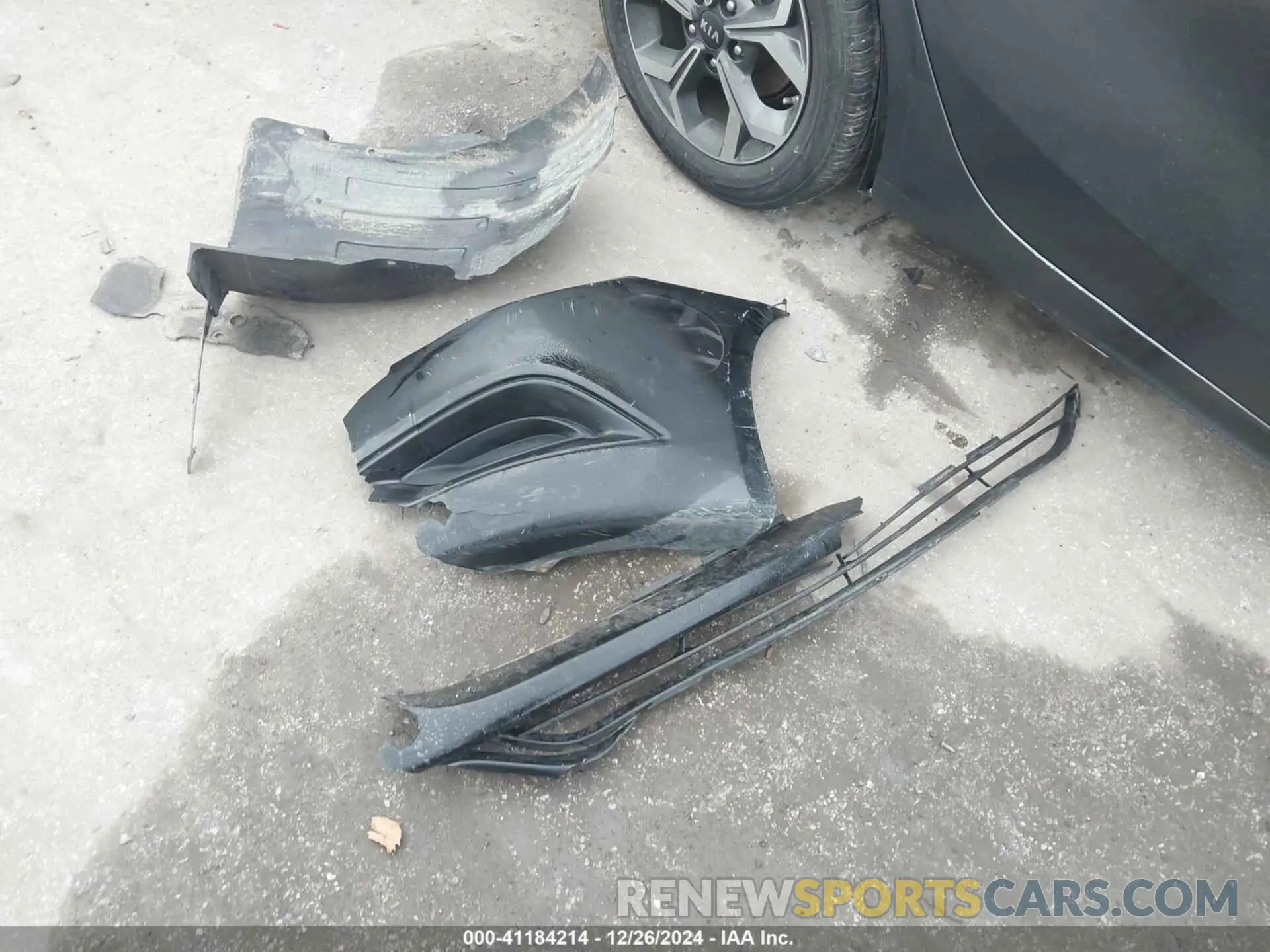 11 Photograph of a damaged car 3KPF24AD1KE131655 KIA FORTE 2019