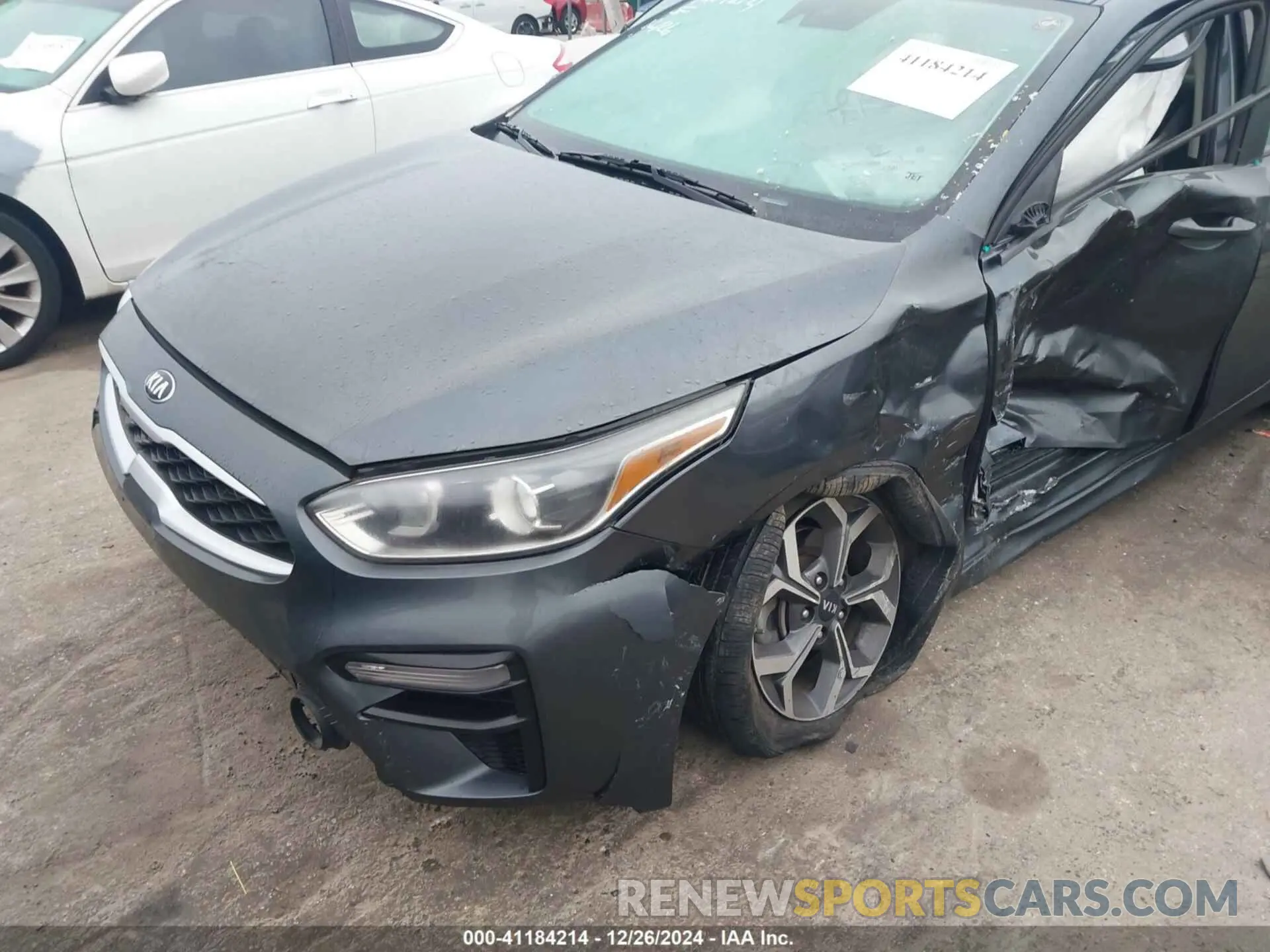 17 Photograph of a damaged car 3KPF24AD1KE131655 KIA FORTE 2019