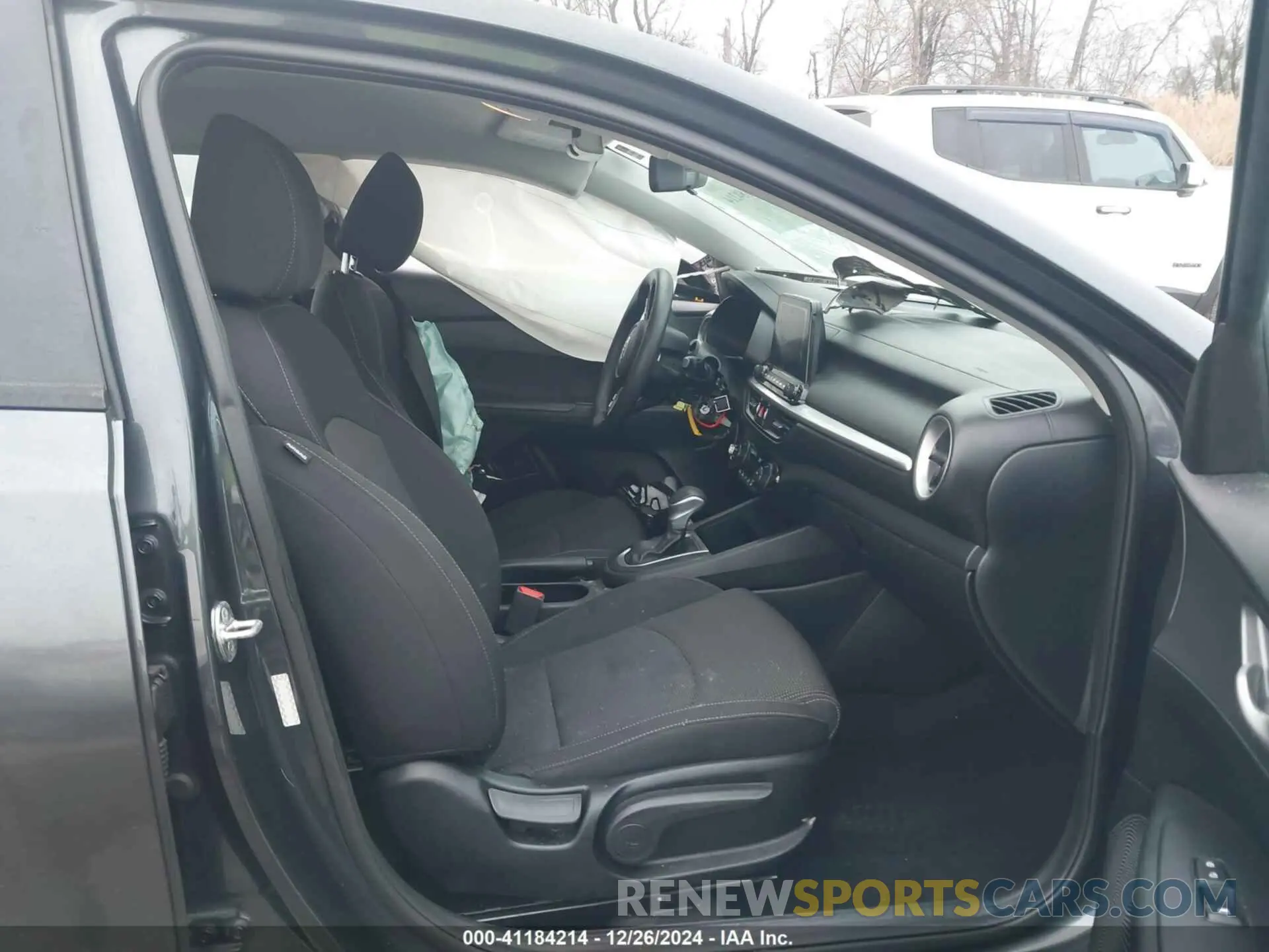 5 Photograph of a damaged car 3KPF24AD1KE131655 KIA FORTE 2019