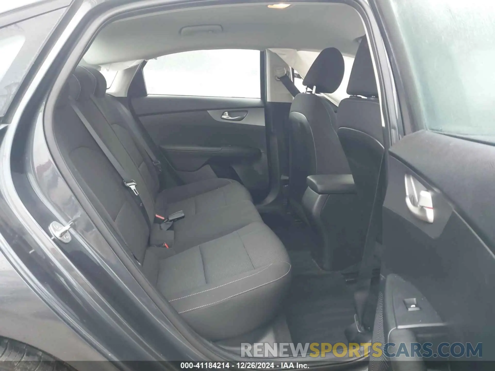 8 Photograph of a damaged car 3KPF24AD1KE131655 KIA FORTE 2019