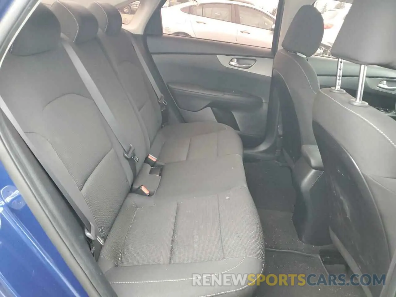 10 Photograph of a damaged car 3KPF24AD2KE028373 KIA FORTE 2019