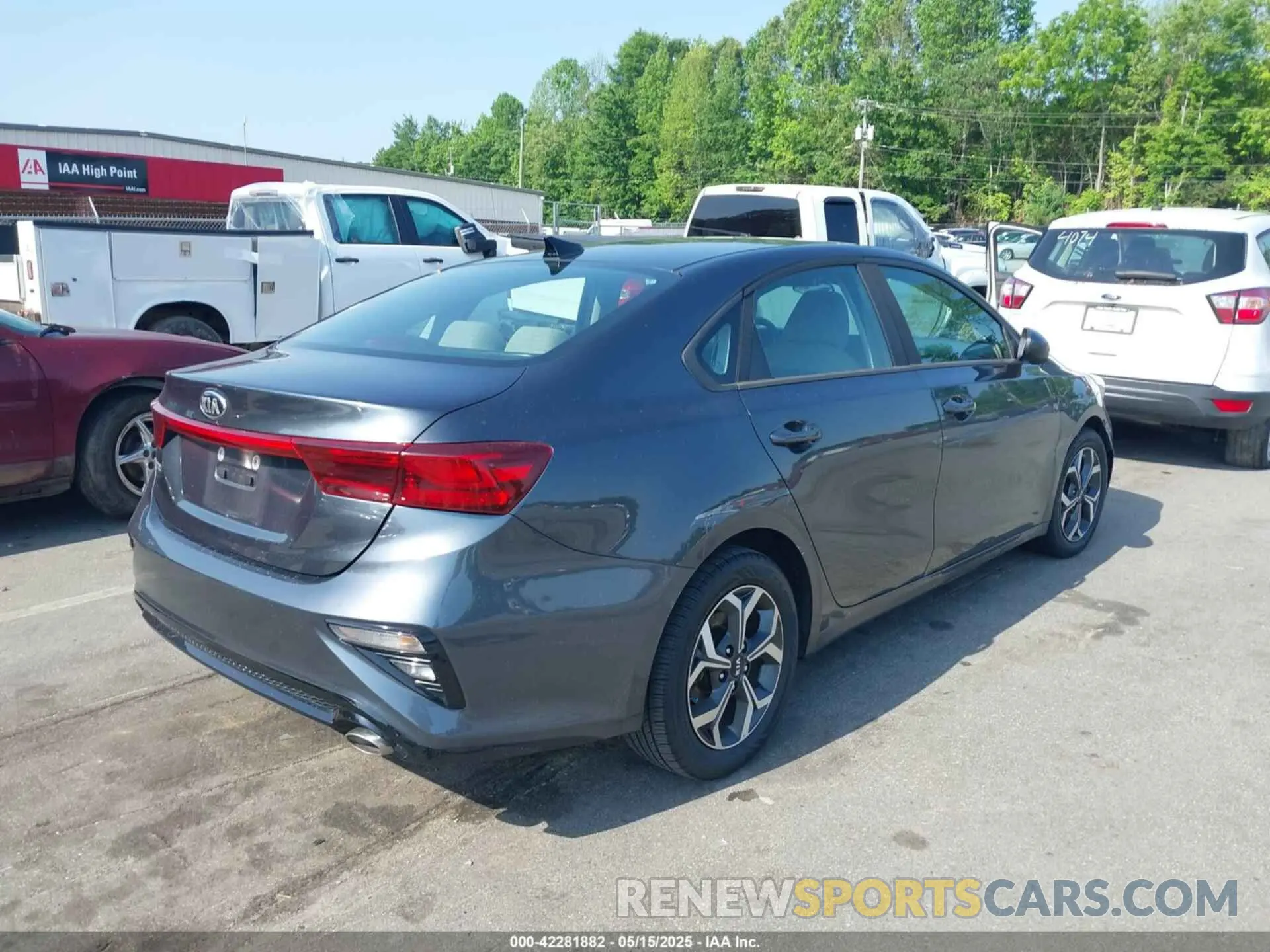 4 Photograph of a damaged car 3KPF24AD2KE033833 KIA FORTE 2019