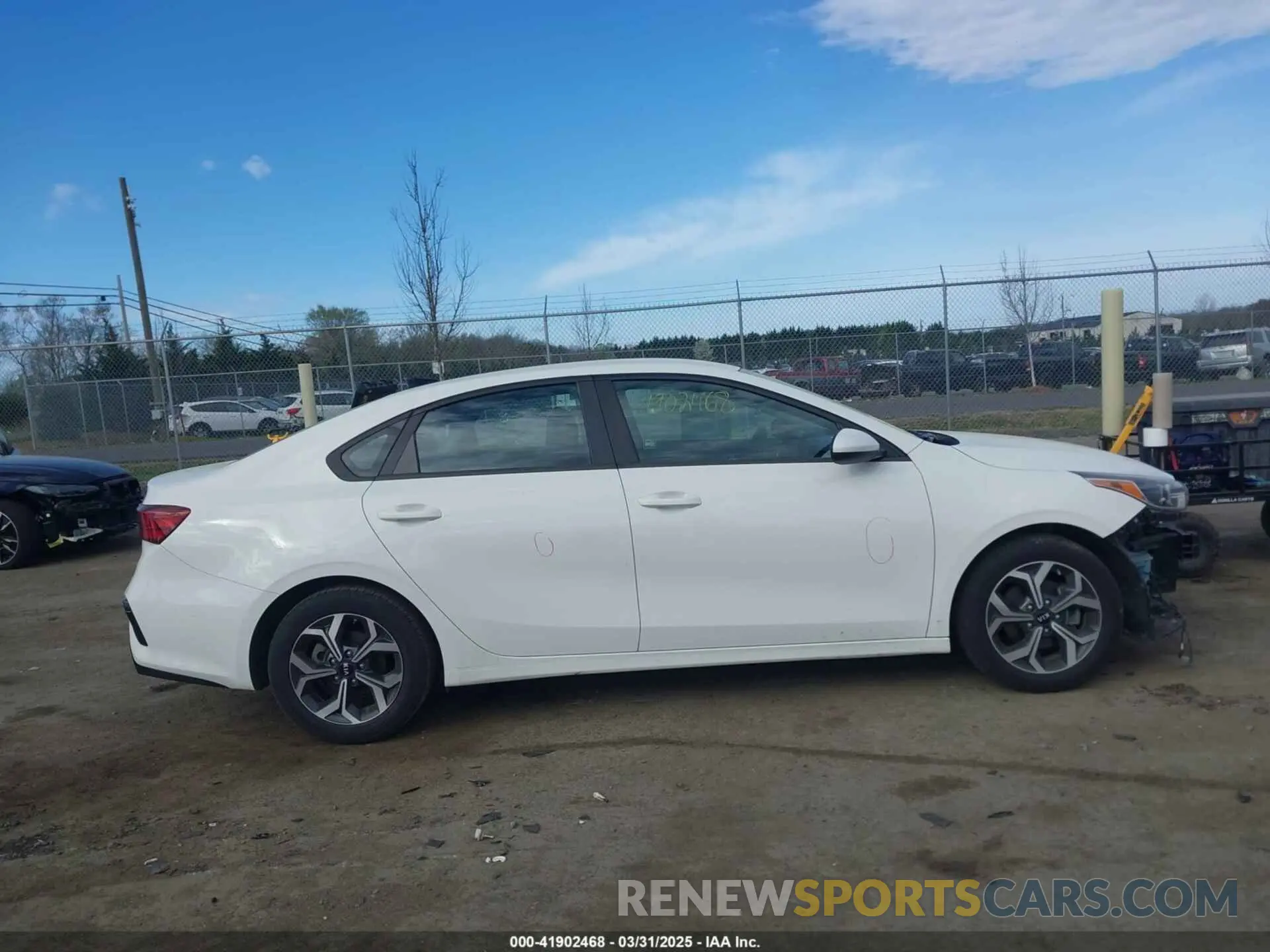 13 Photograph of a damaged car 3KPF24AD2KE042693 KIA FORTE 2019