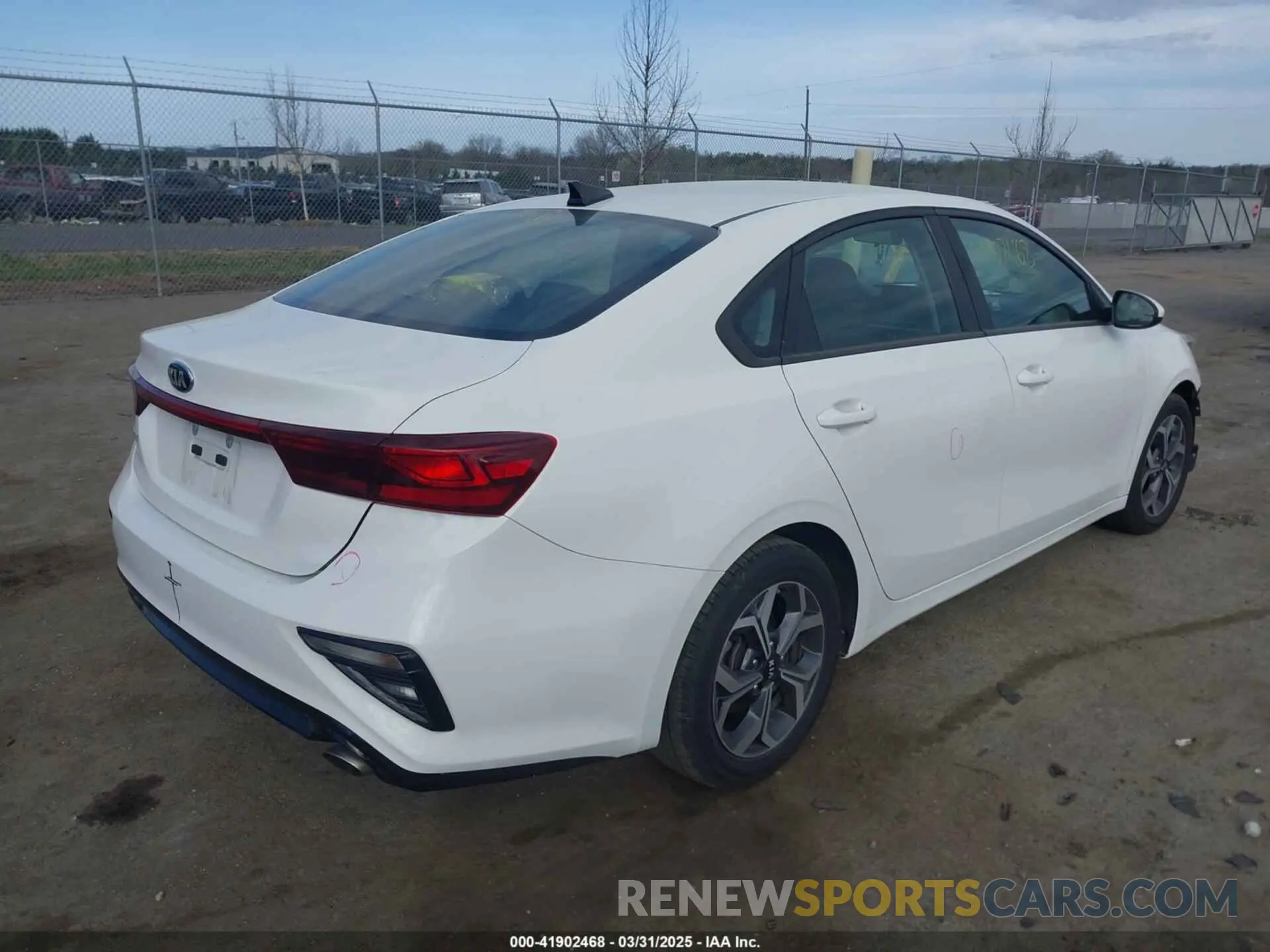 4 Photograph of a damaged car 3KPF24AD2KE042693 KIA FORTE 2019