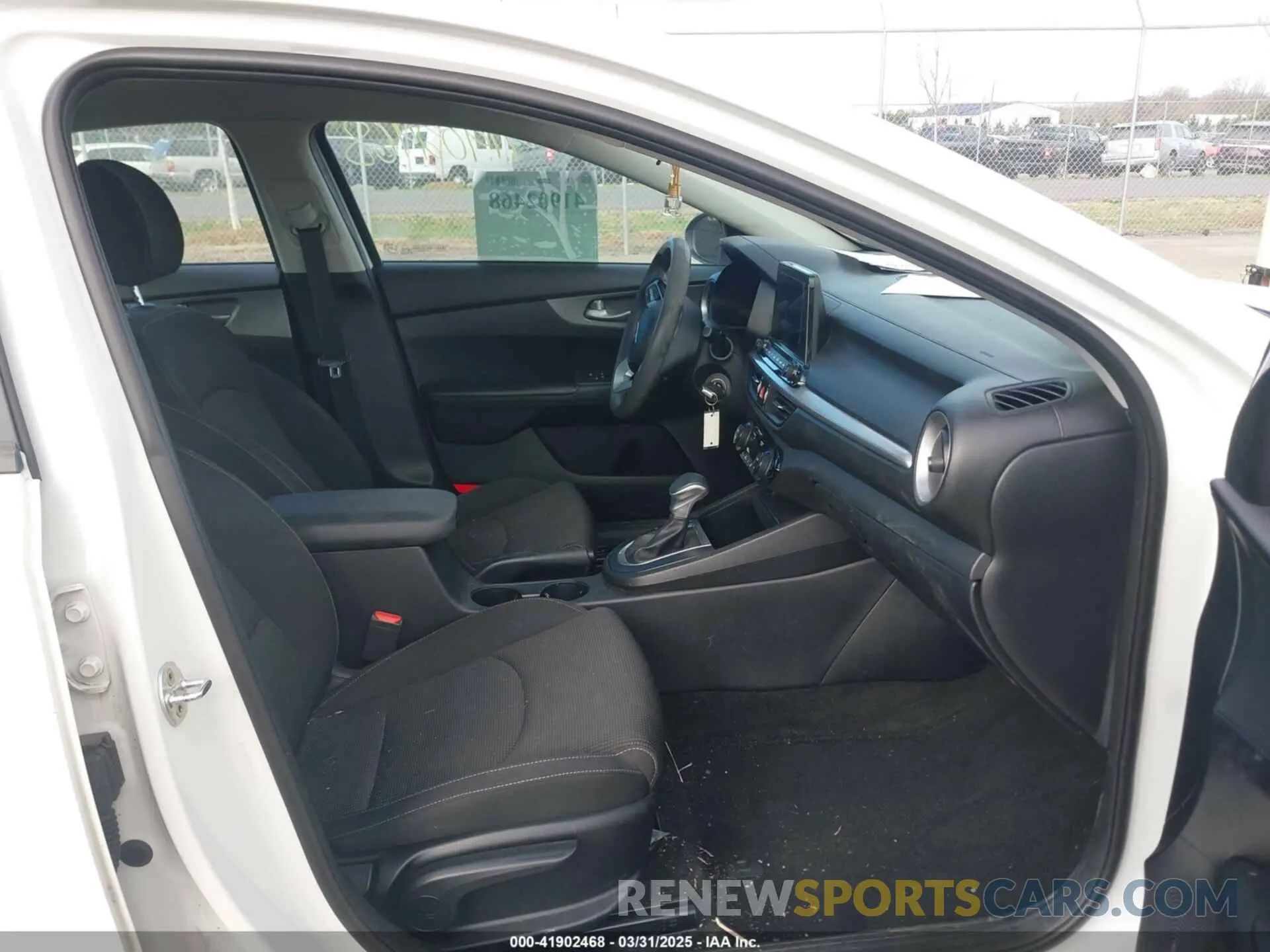 5 Photograph of a damaged car 3KPF24AD2KE042693 KIA FORTE 2019