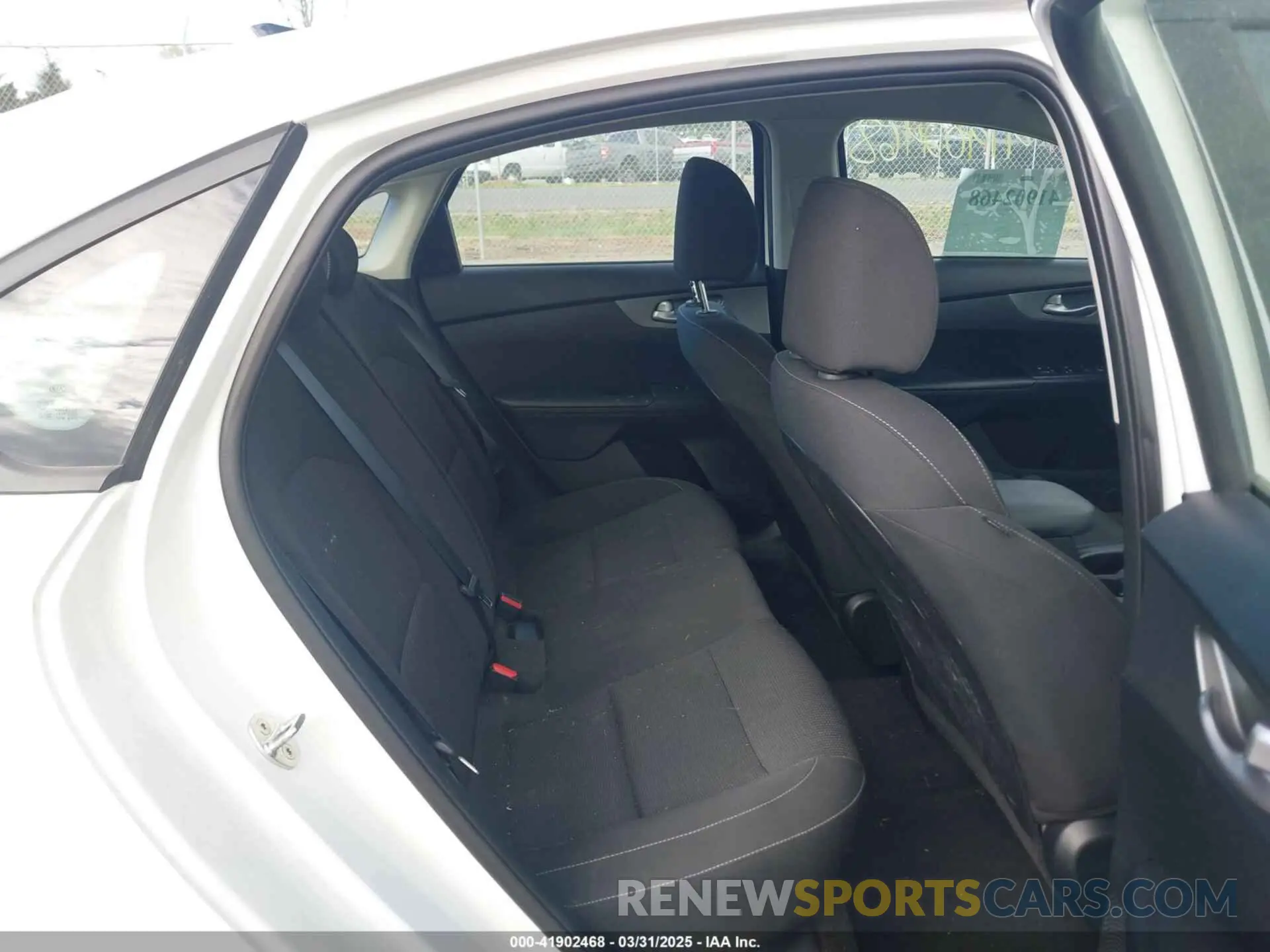8 Photograph of a damaged car 3KPF24AD2KE042693 KIA FORTE 2019